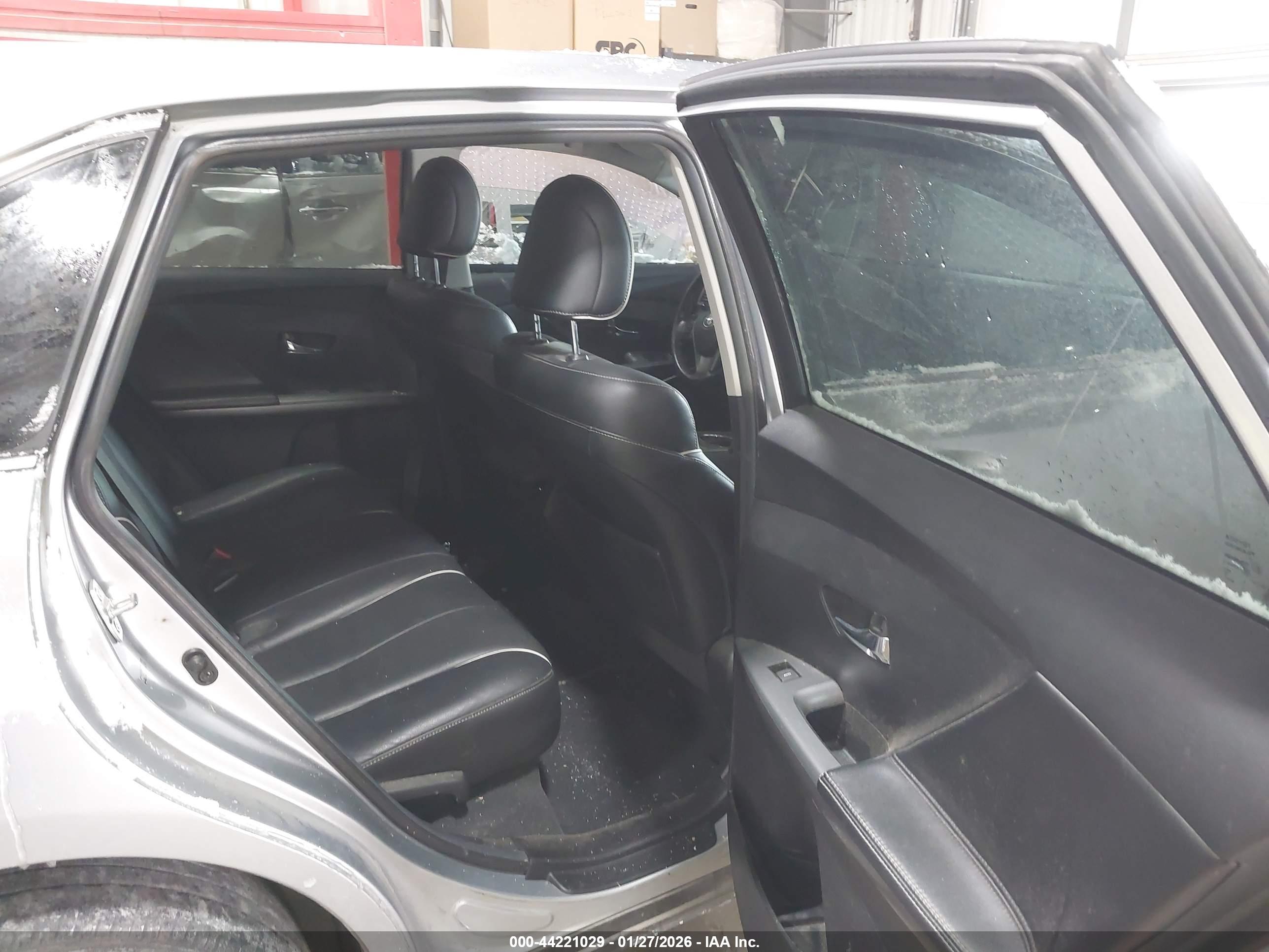 TOYOTA VENZA image 8