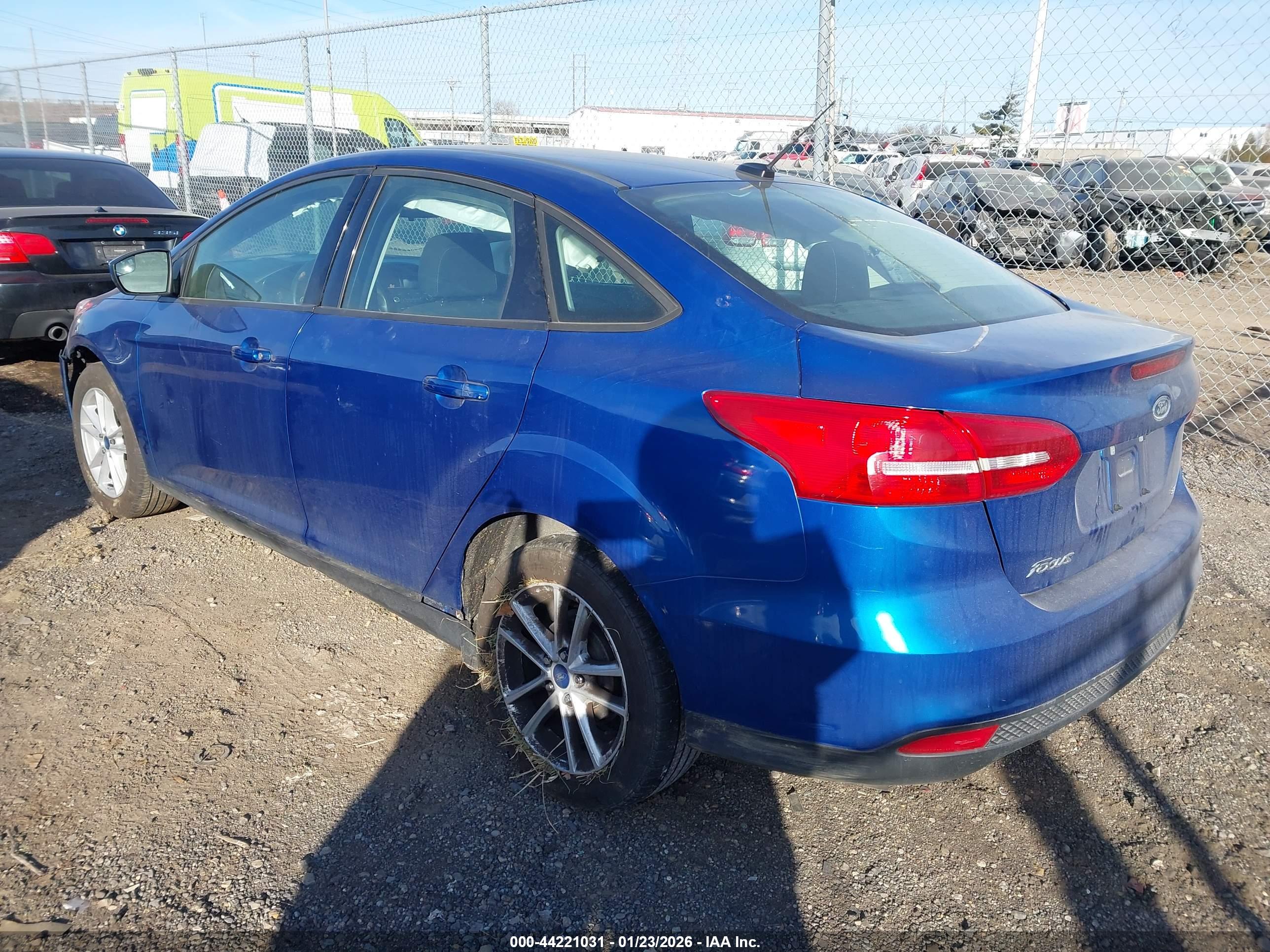 FORD FOCUS image 3