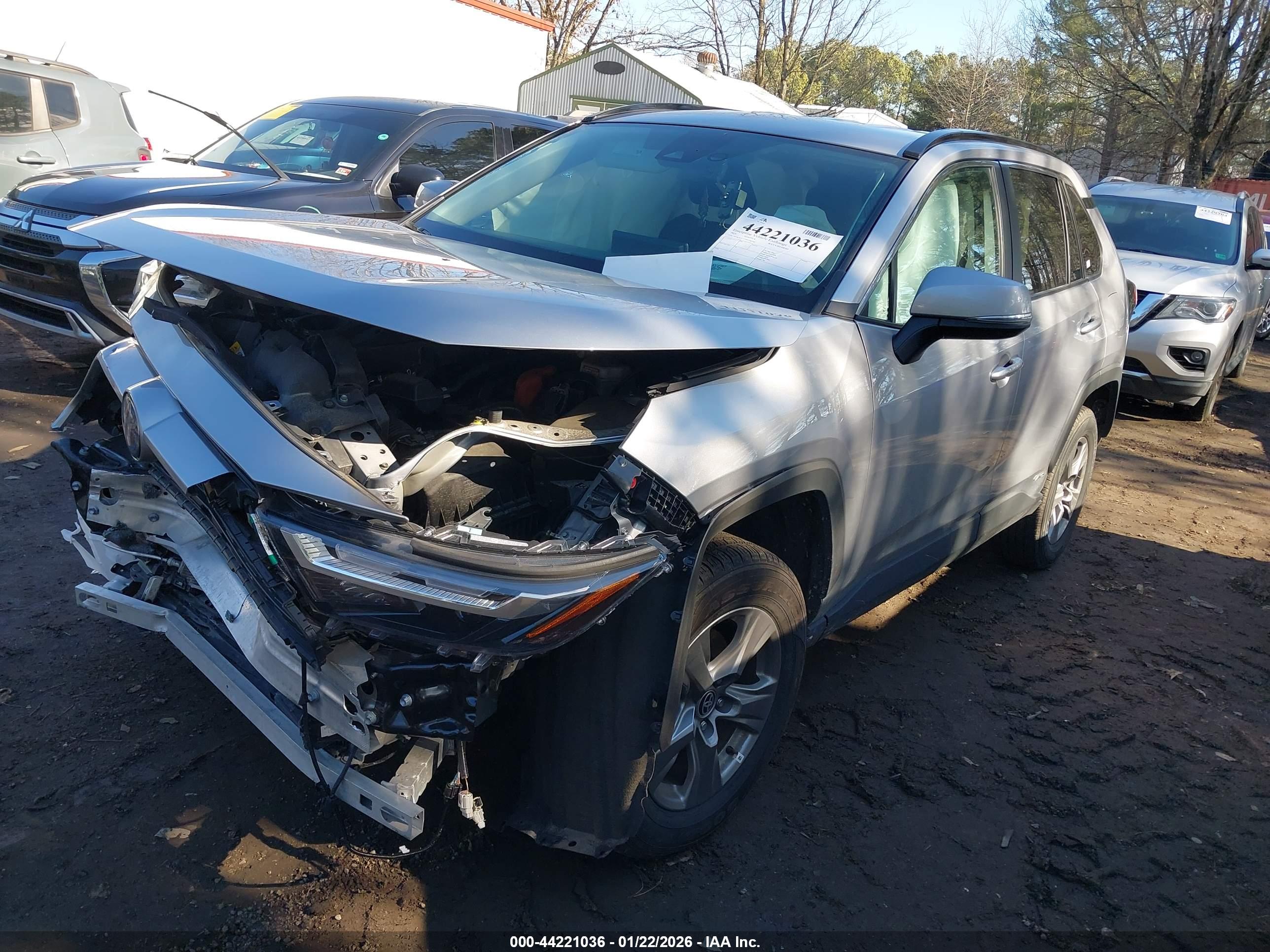 TOYOTA RAV4 image 2