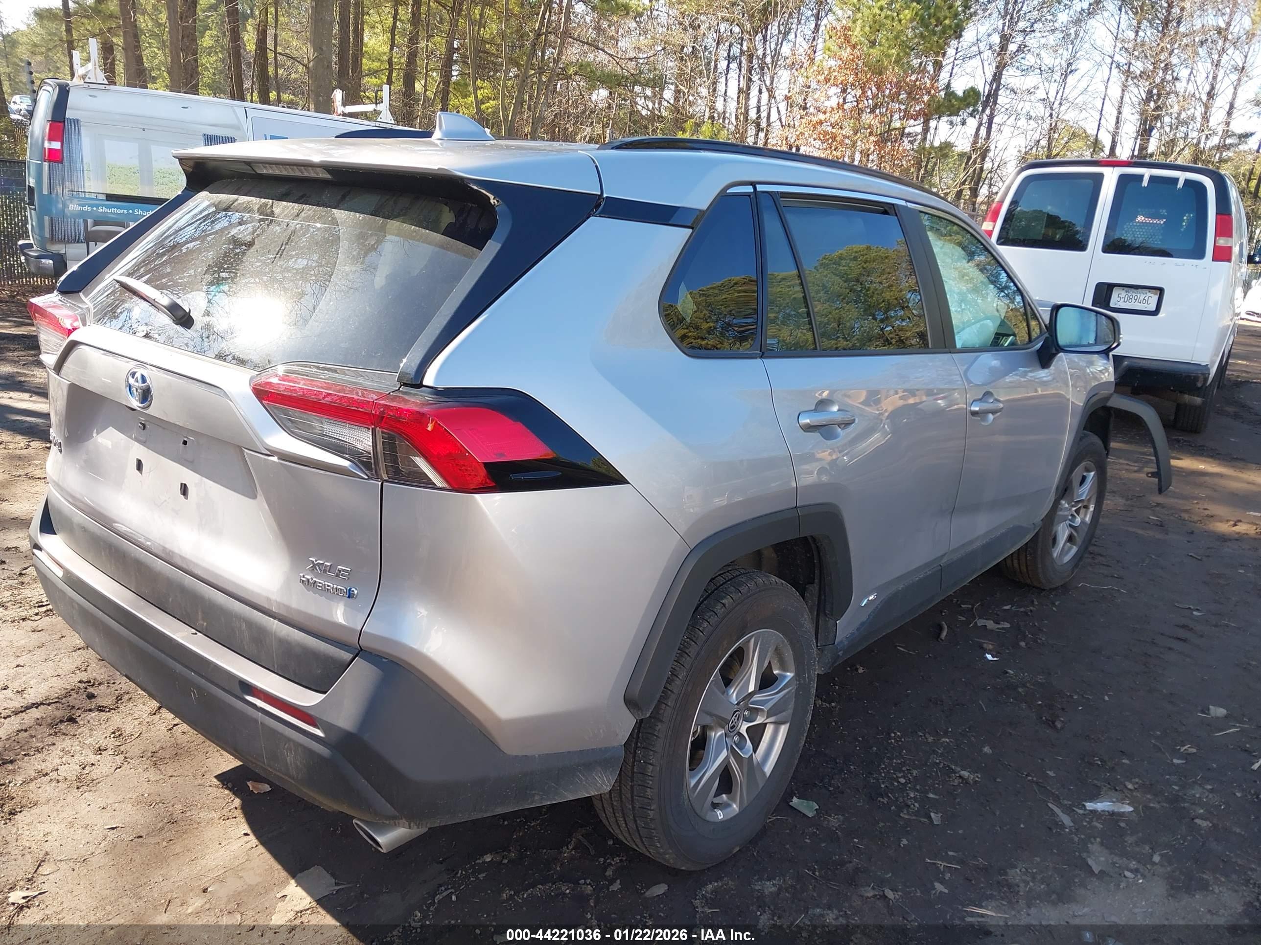 TOYOTA RAV4 image 4