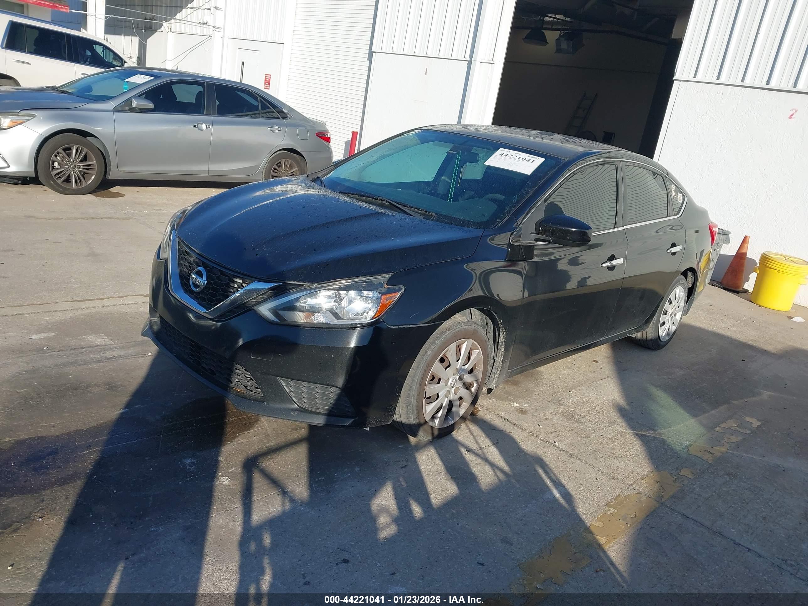 NISSAN SENTRA image 2