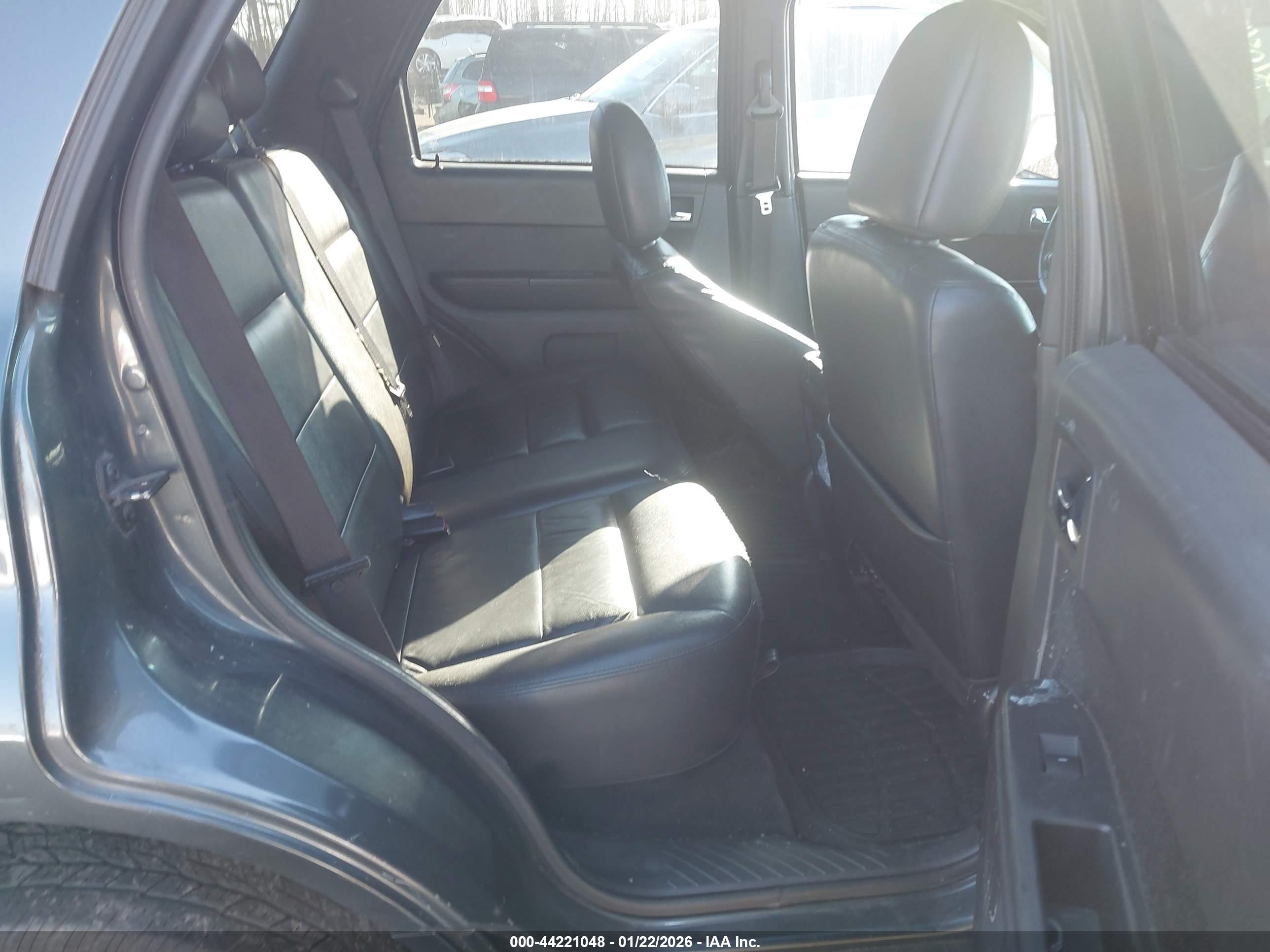 FORD ESCAPE image 8