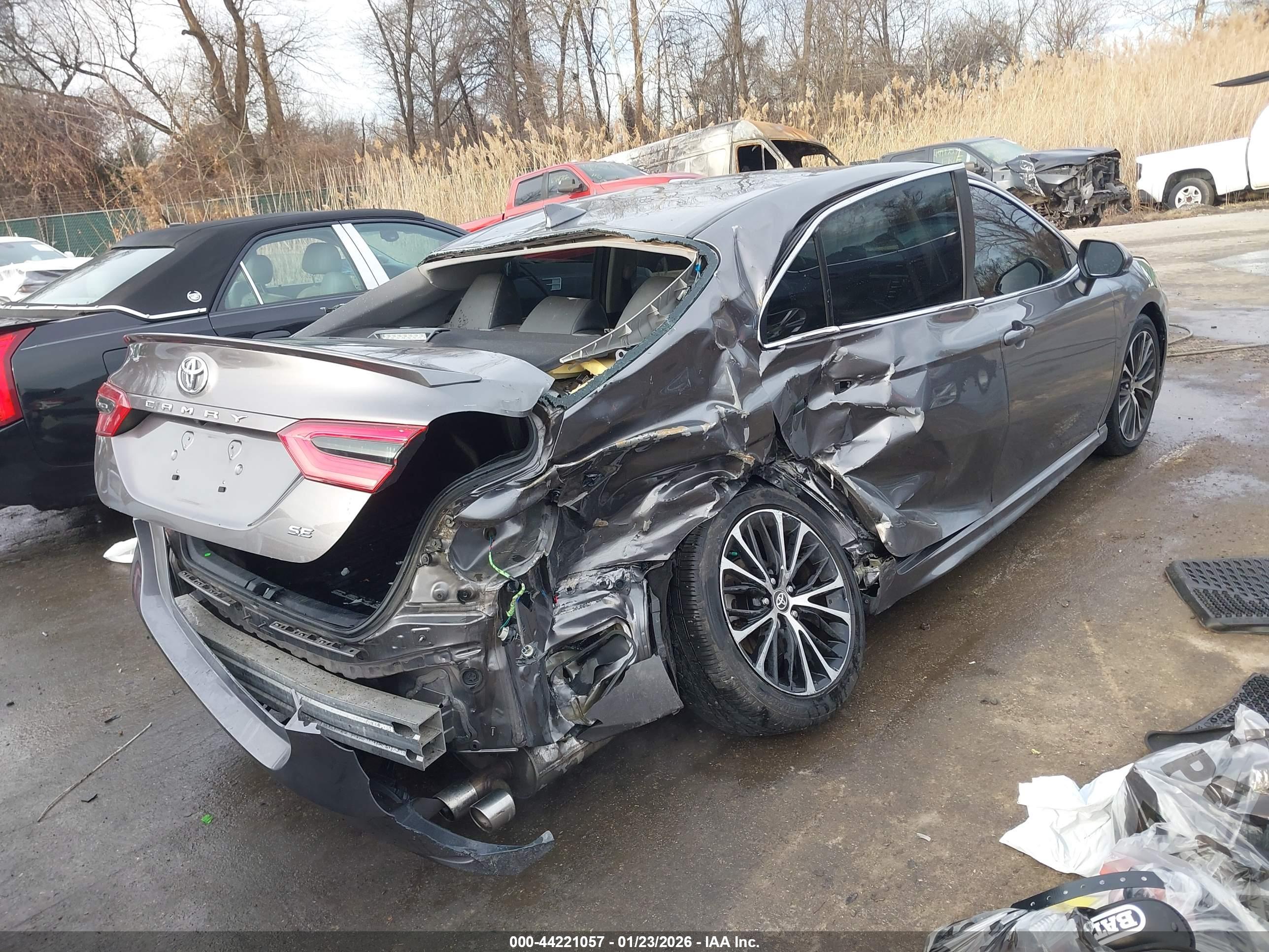 TOYOTA CAMRY image 4