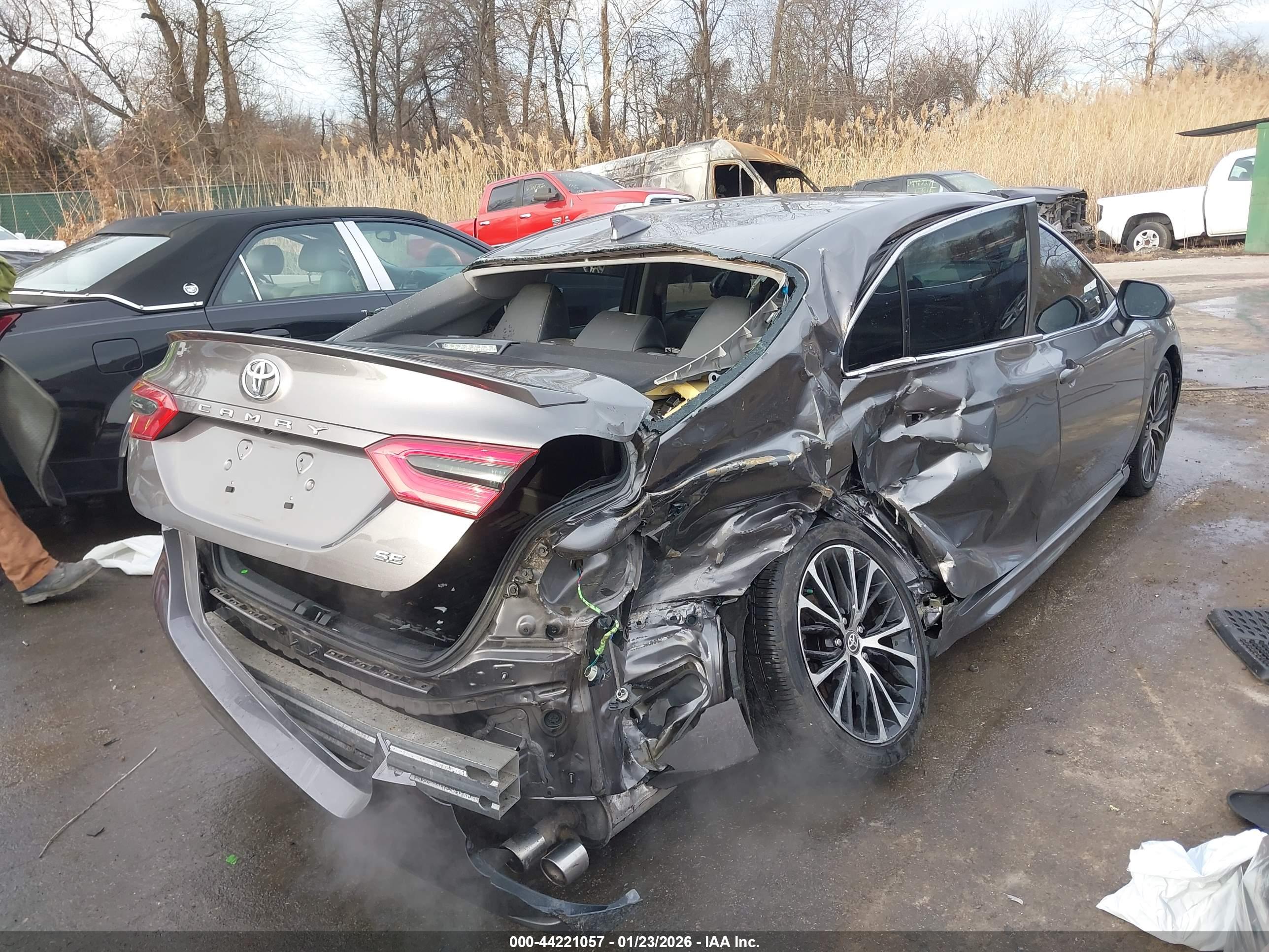 TOYOTA CAMRY image 6