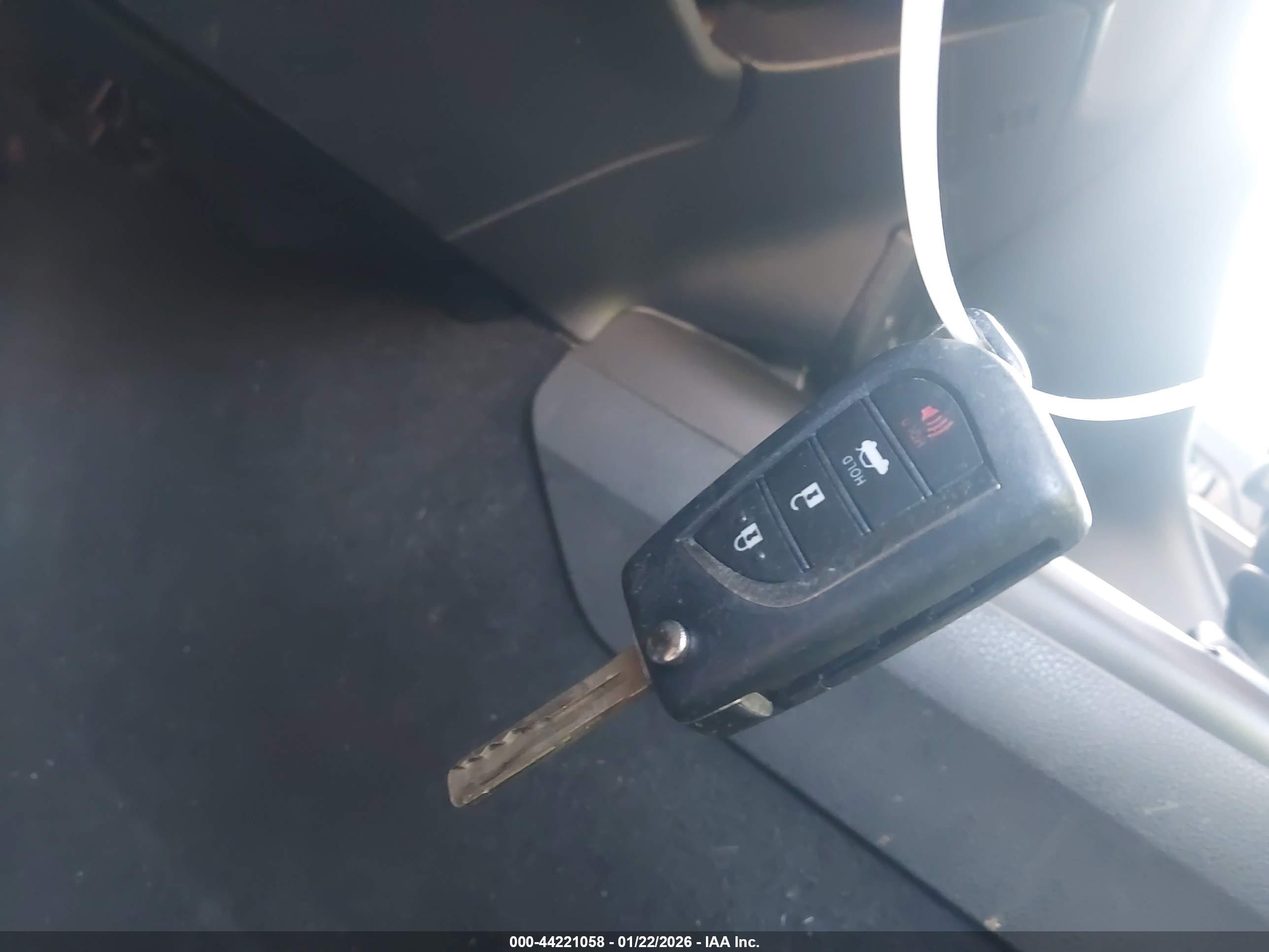 TOYOTA CAMRY image 11
