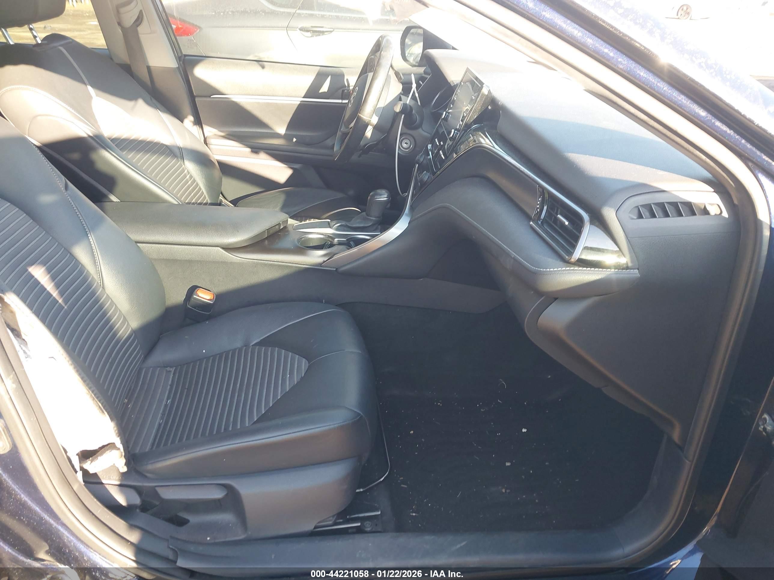 TOYOTA CAMRY image 5