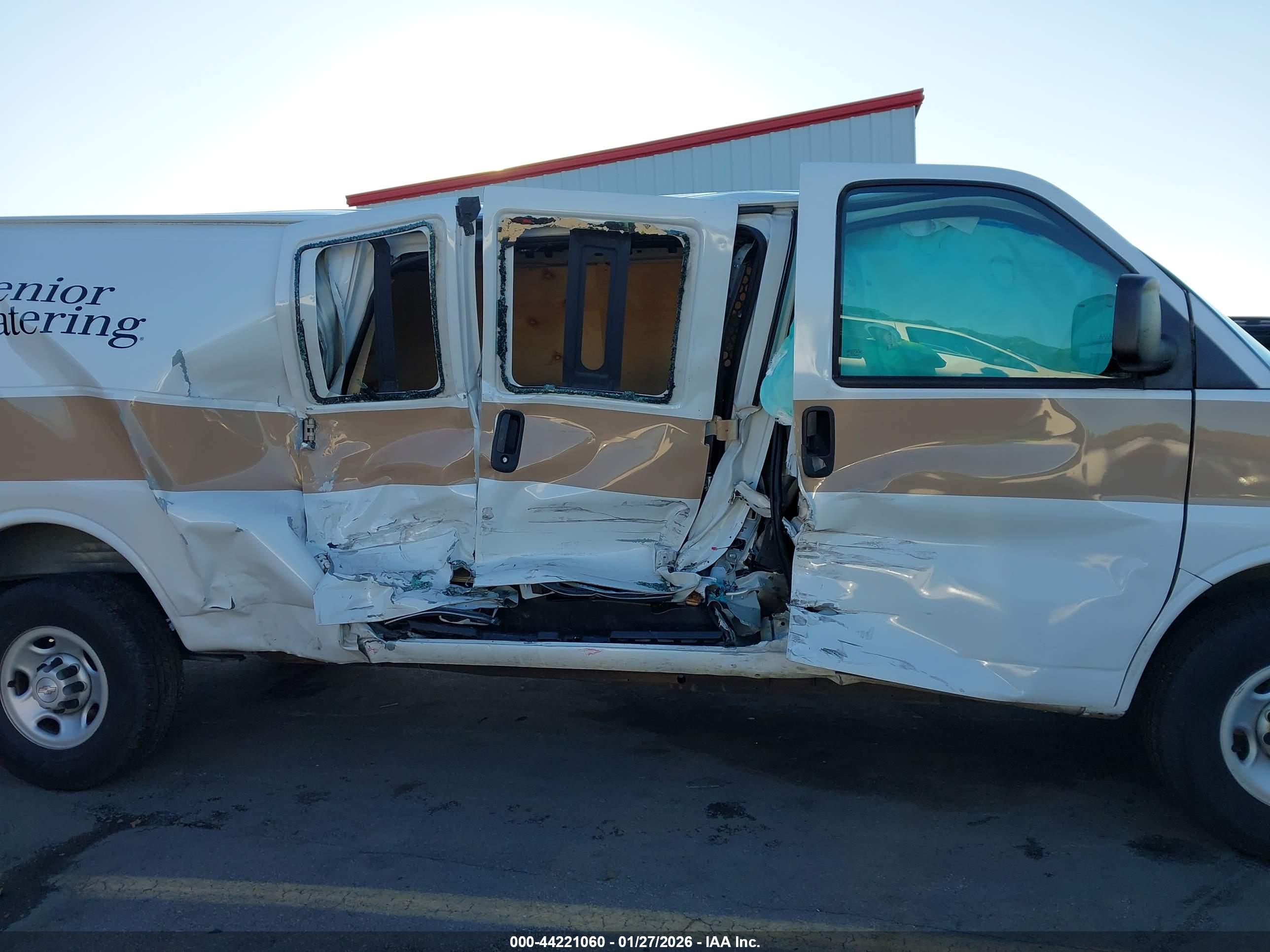 CHEVROLET EXPRESS image 6