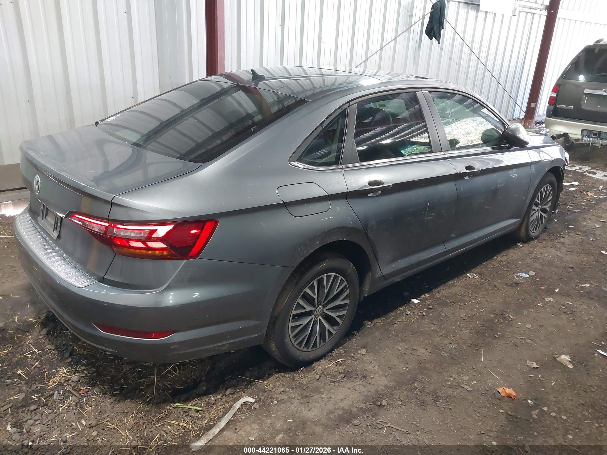 VOLKSWAGEN JETTA image 4