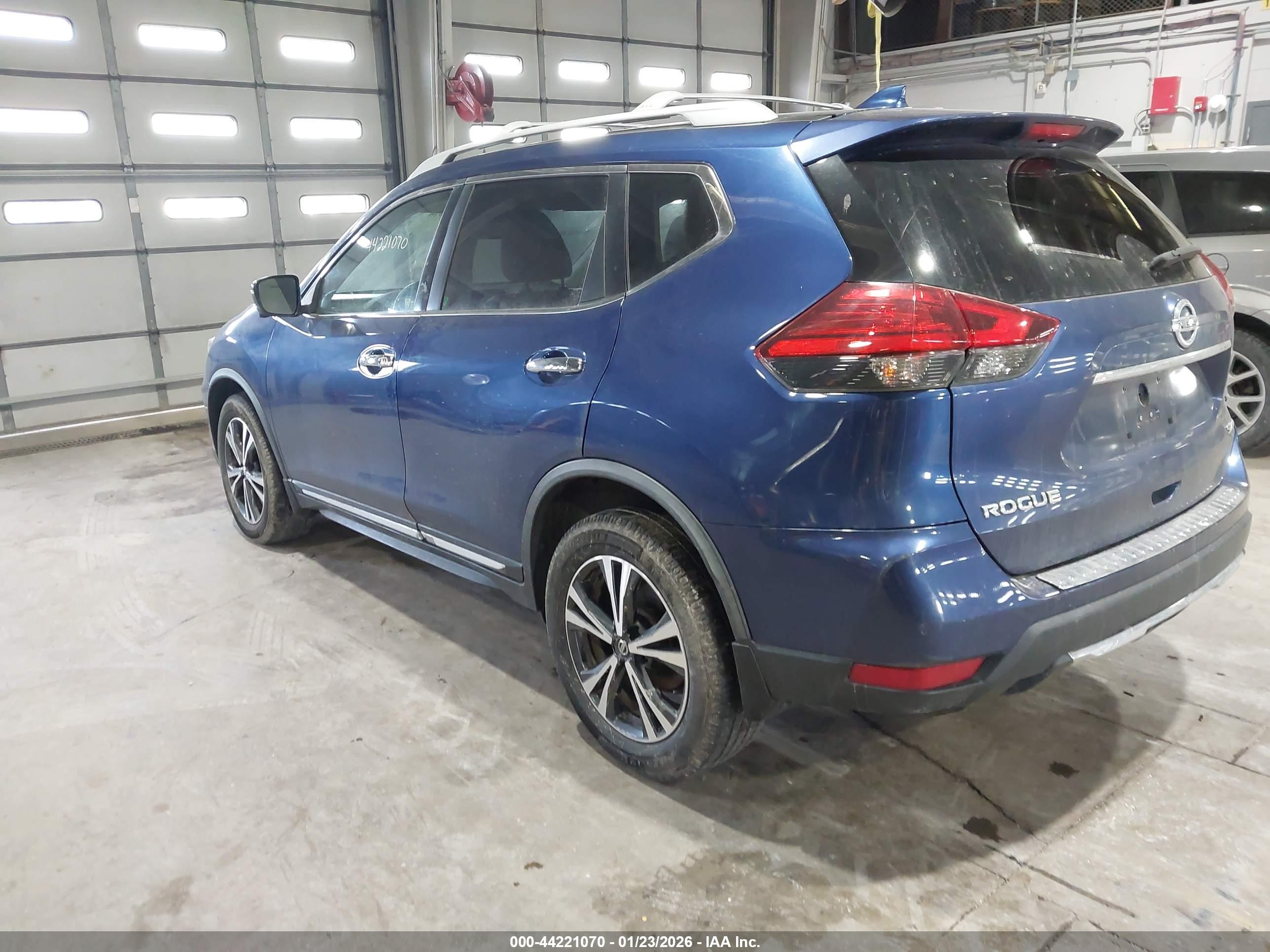 NISSAN ROGUE image 3