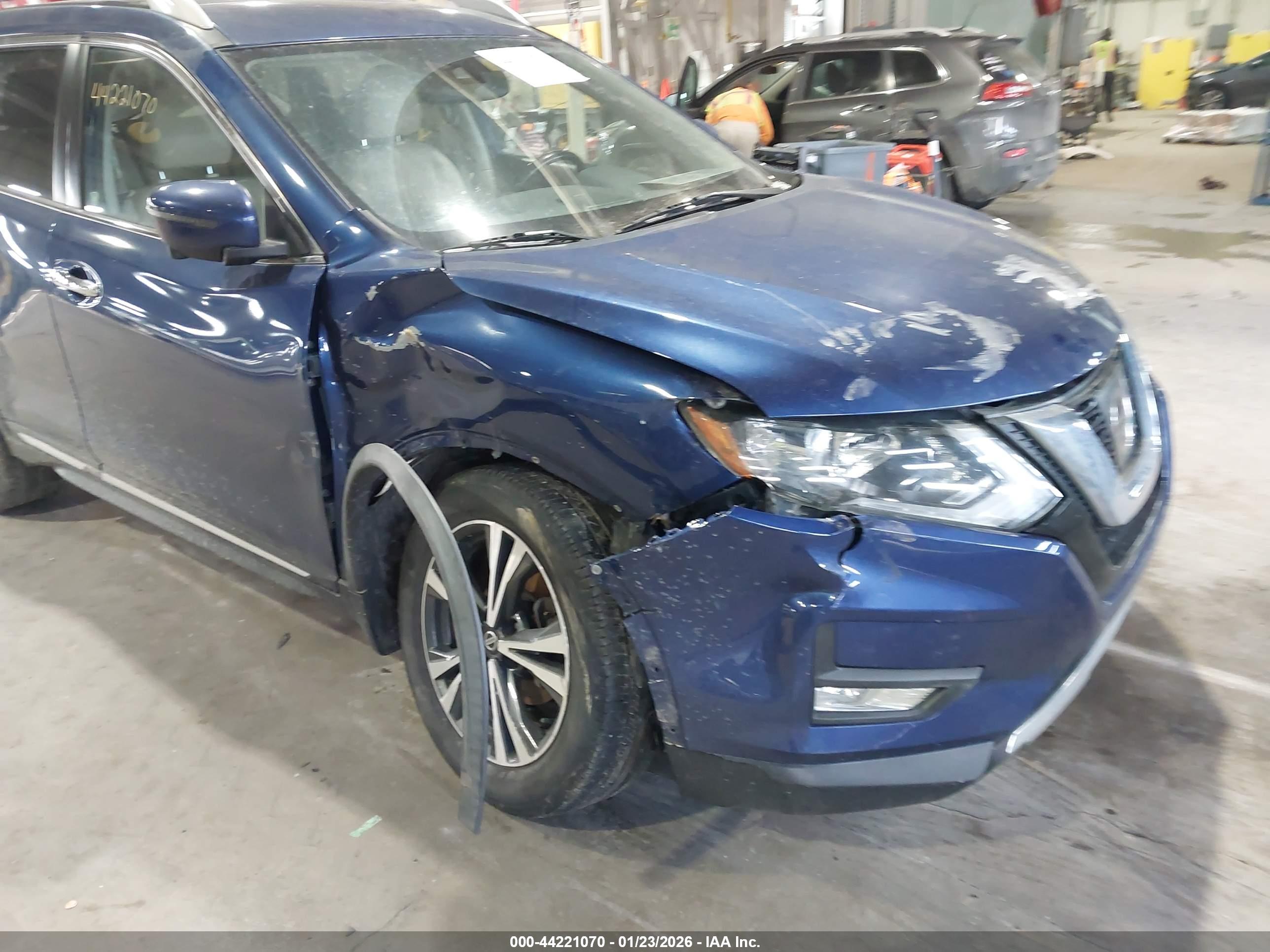 NISSAN ROGUE image 6