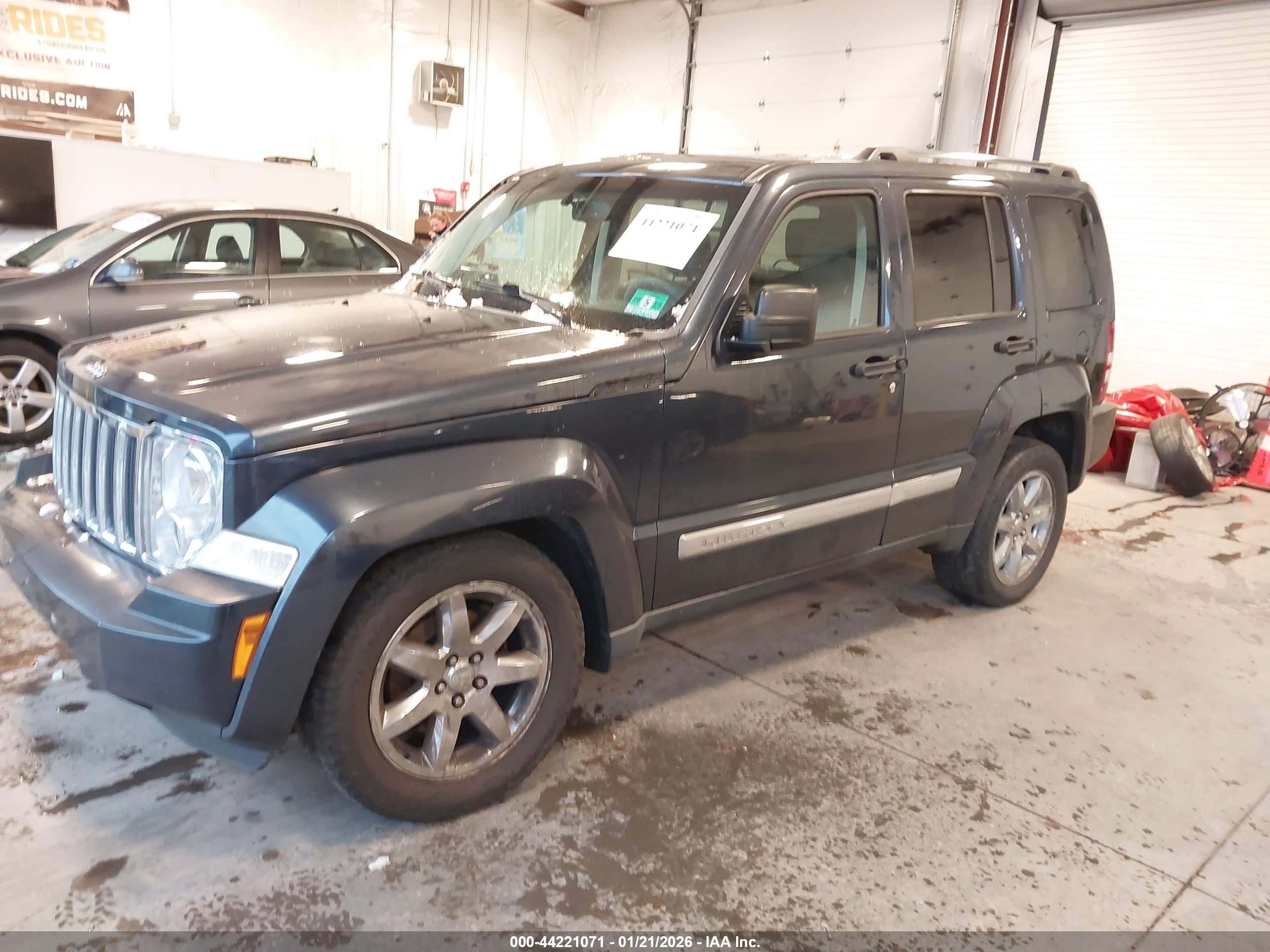 JEEP LIBERTY image 2
