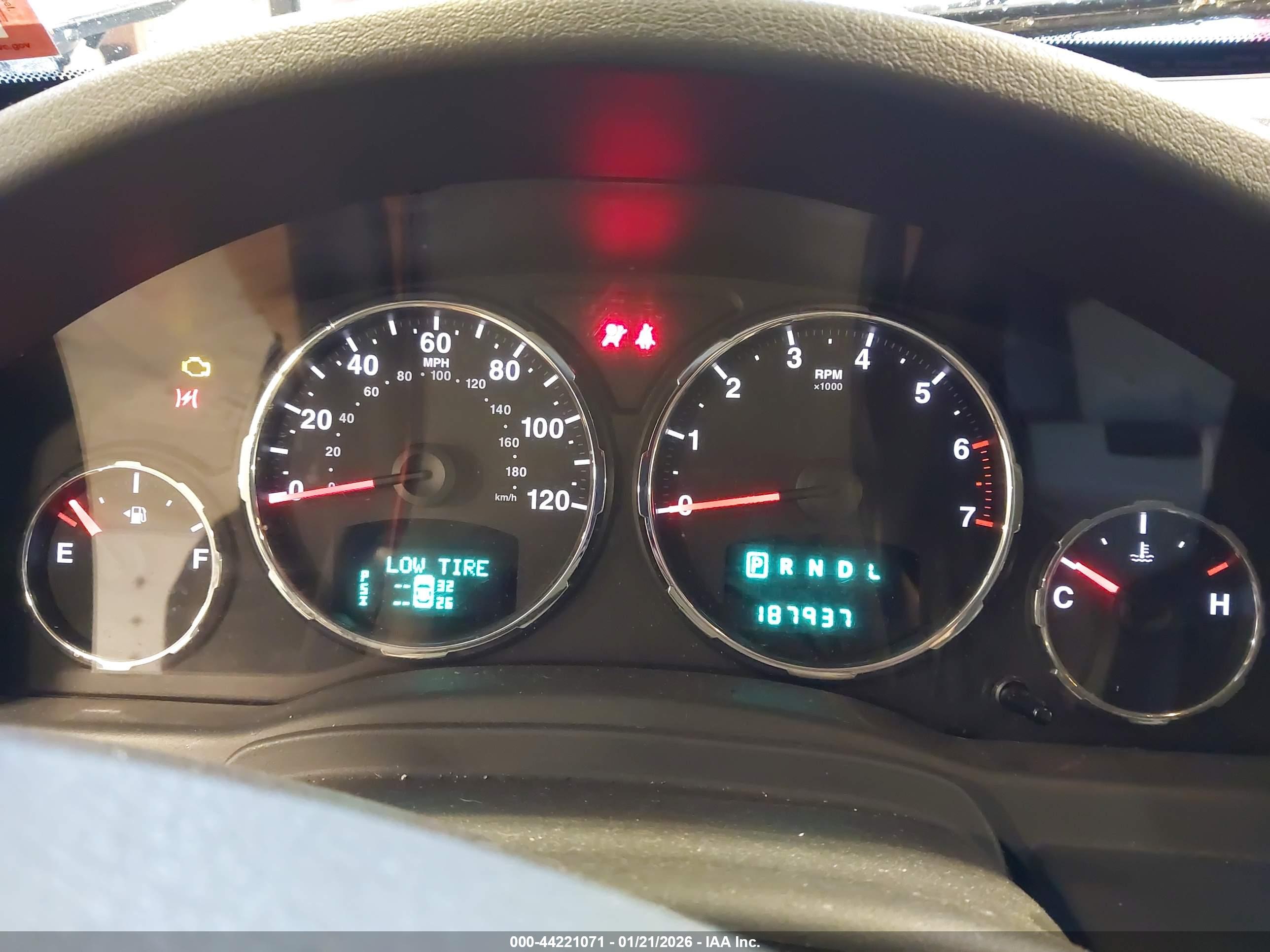 JEEP LIBERTY image 7