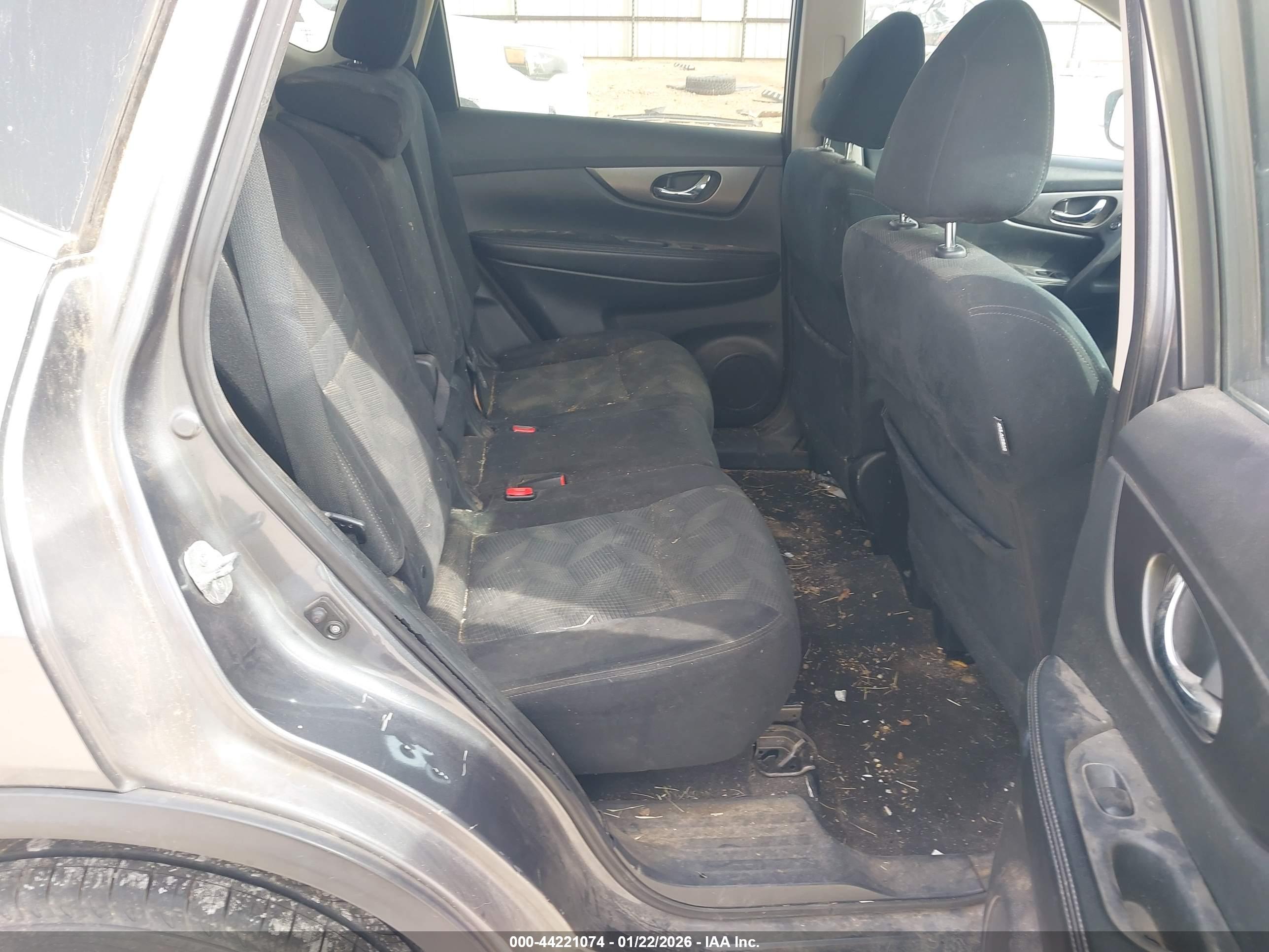 NISSAN ROGUE image 8