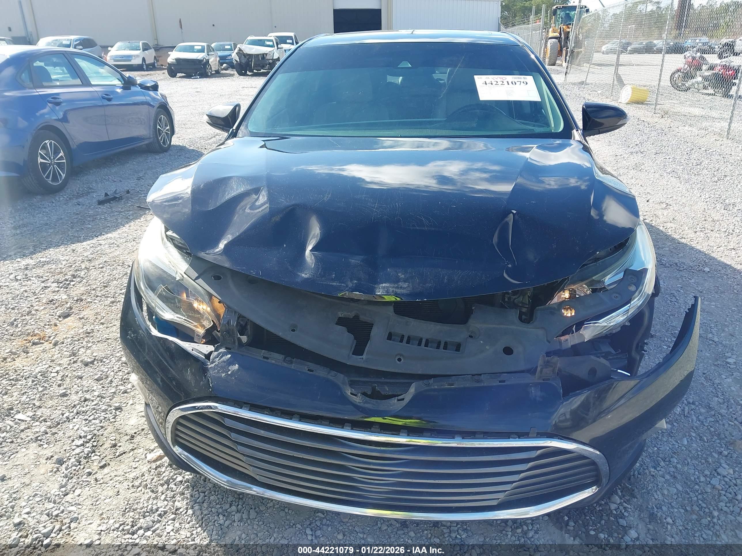 TOYOTA AVALON image 6