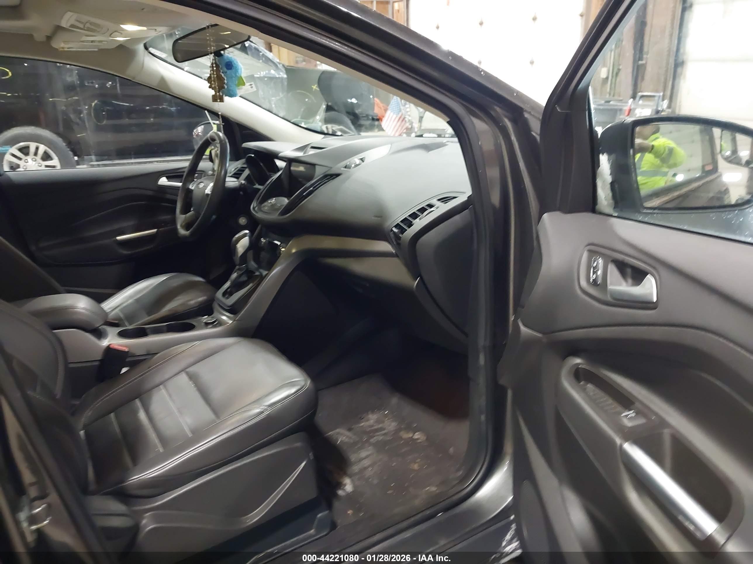 FORD ESCAPE image 5