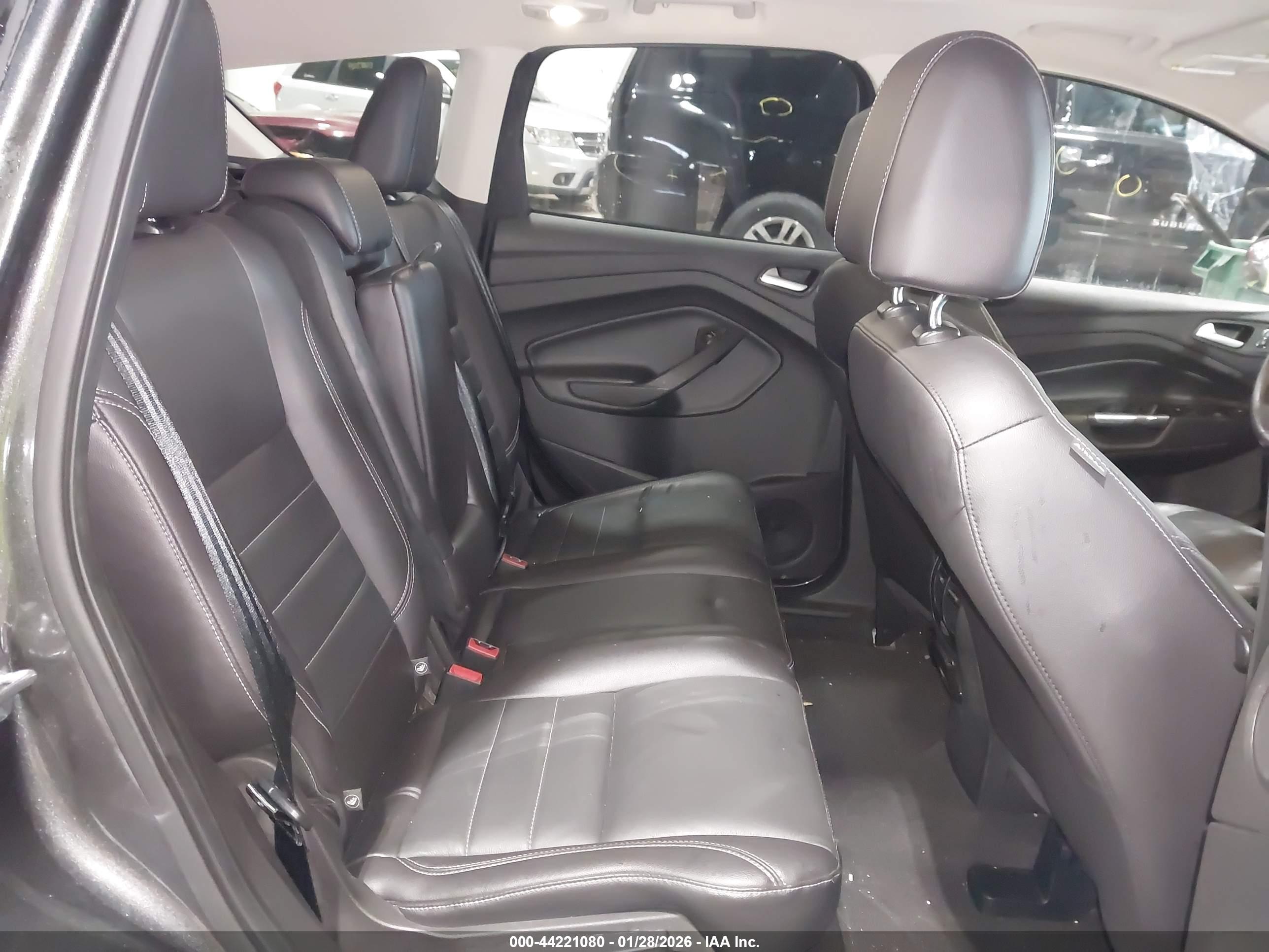 FORD ESCAPE image 8