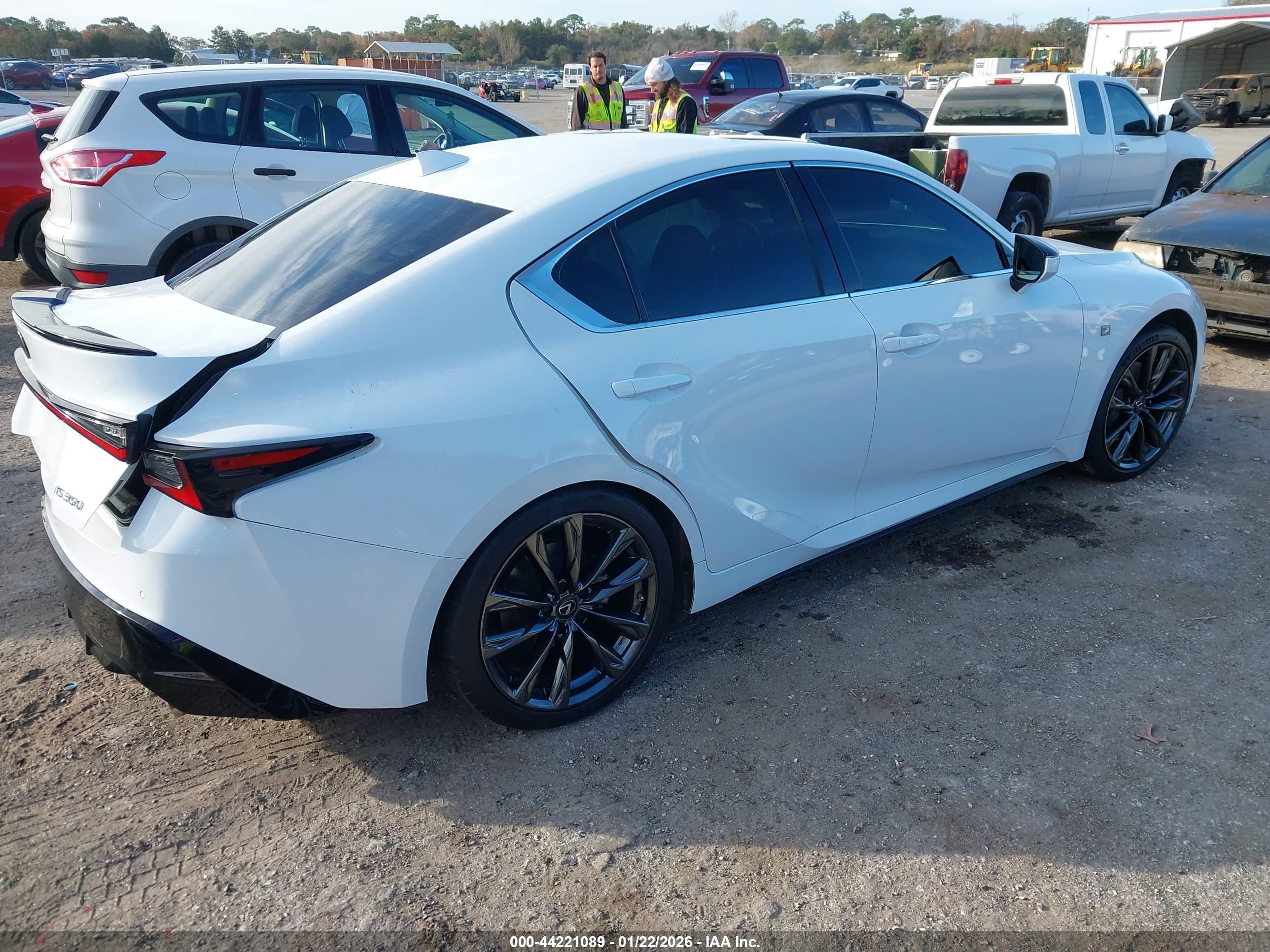 LEXUS IS image 4