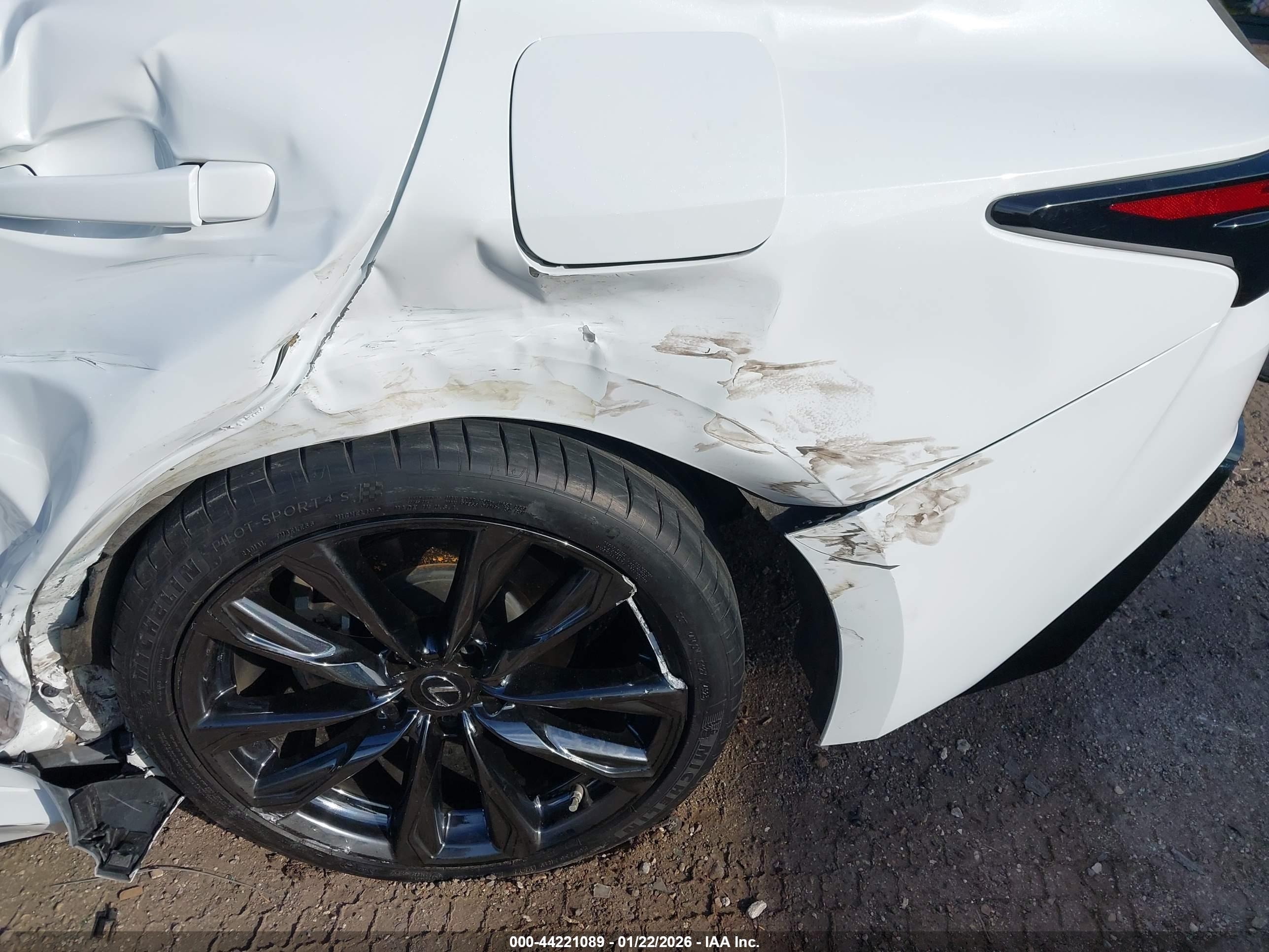 LEXUS IS image 6