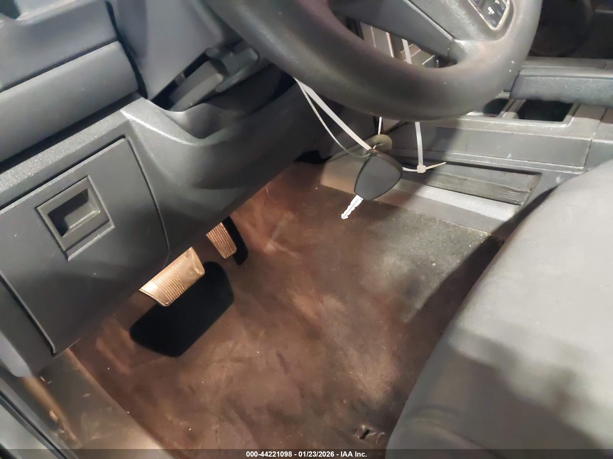 JEEP LIBERTY image 11