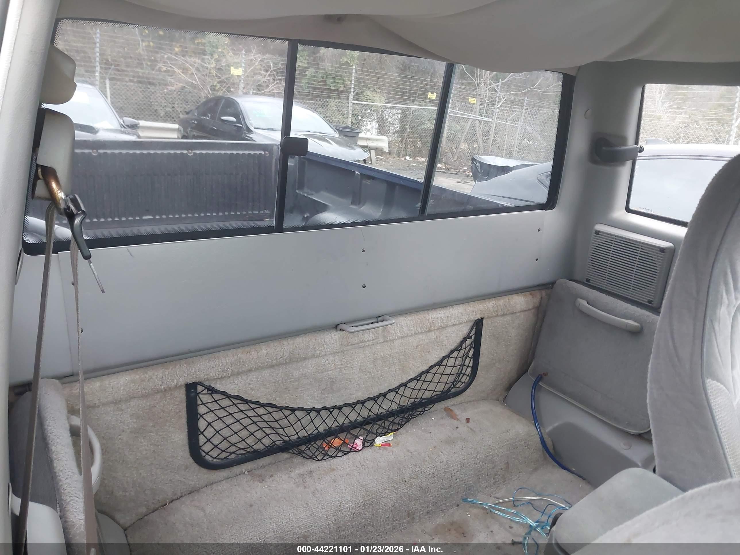 MAZDA B2300 image 8