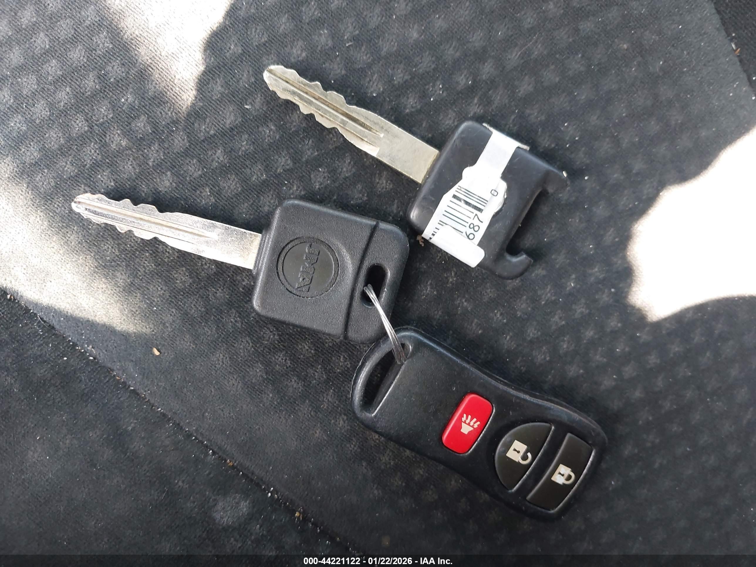 NISSAN VERSA image 11