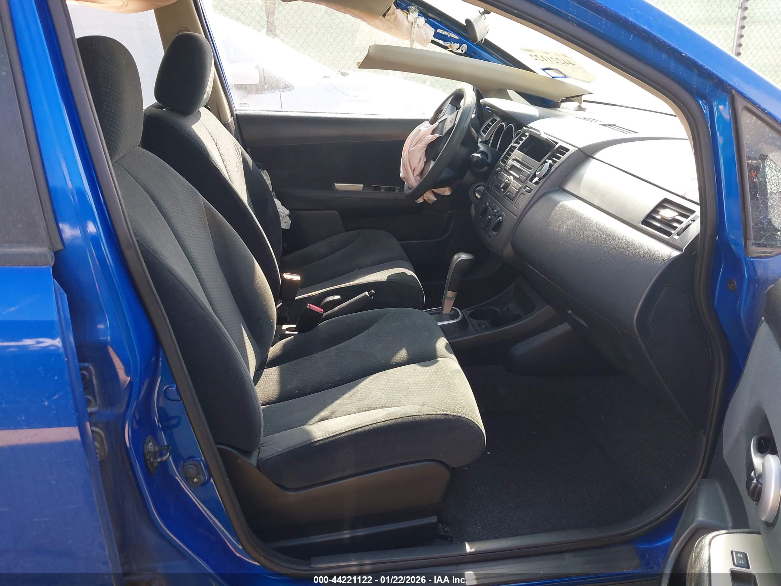 NISSAN VERSA image 5