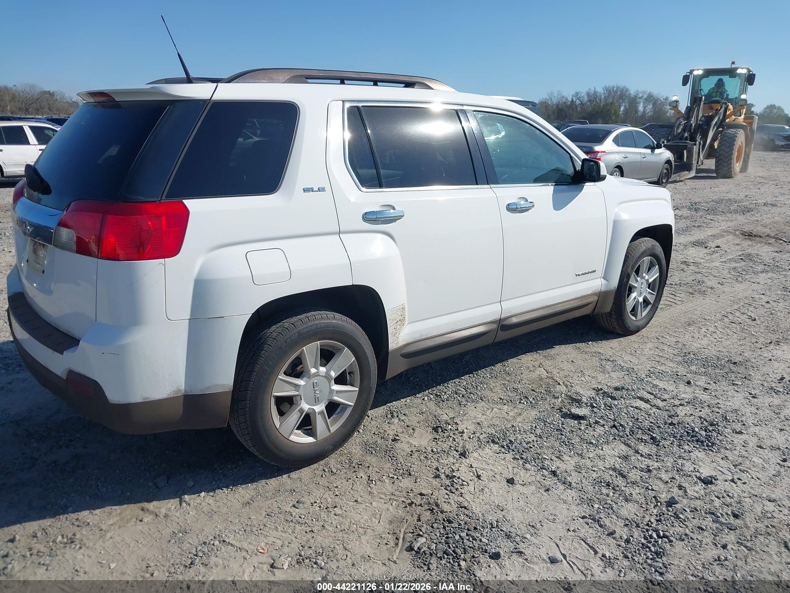 GMC TERRAIN image 4