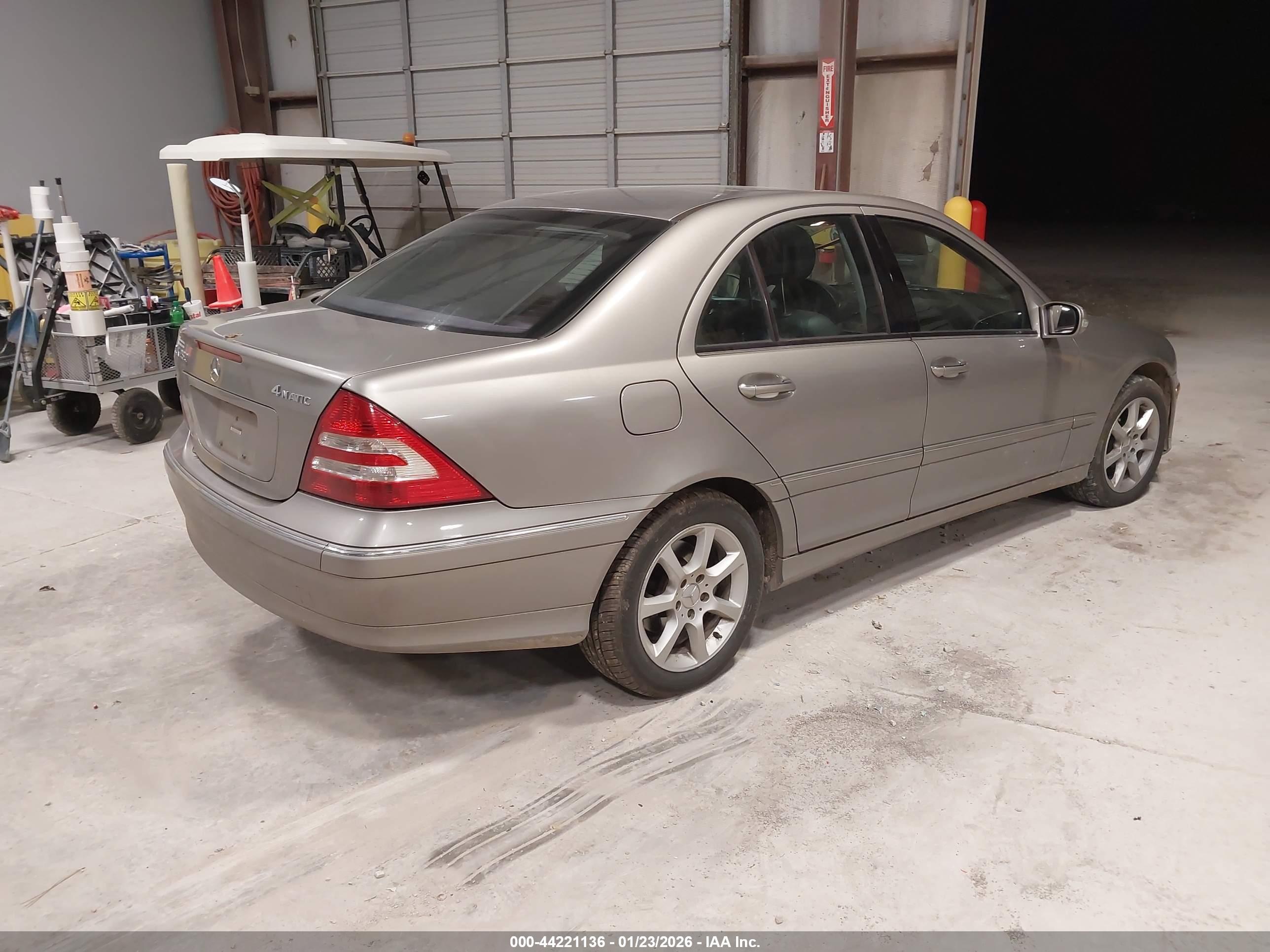 MERCEDES-BENZ C image 4