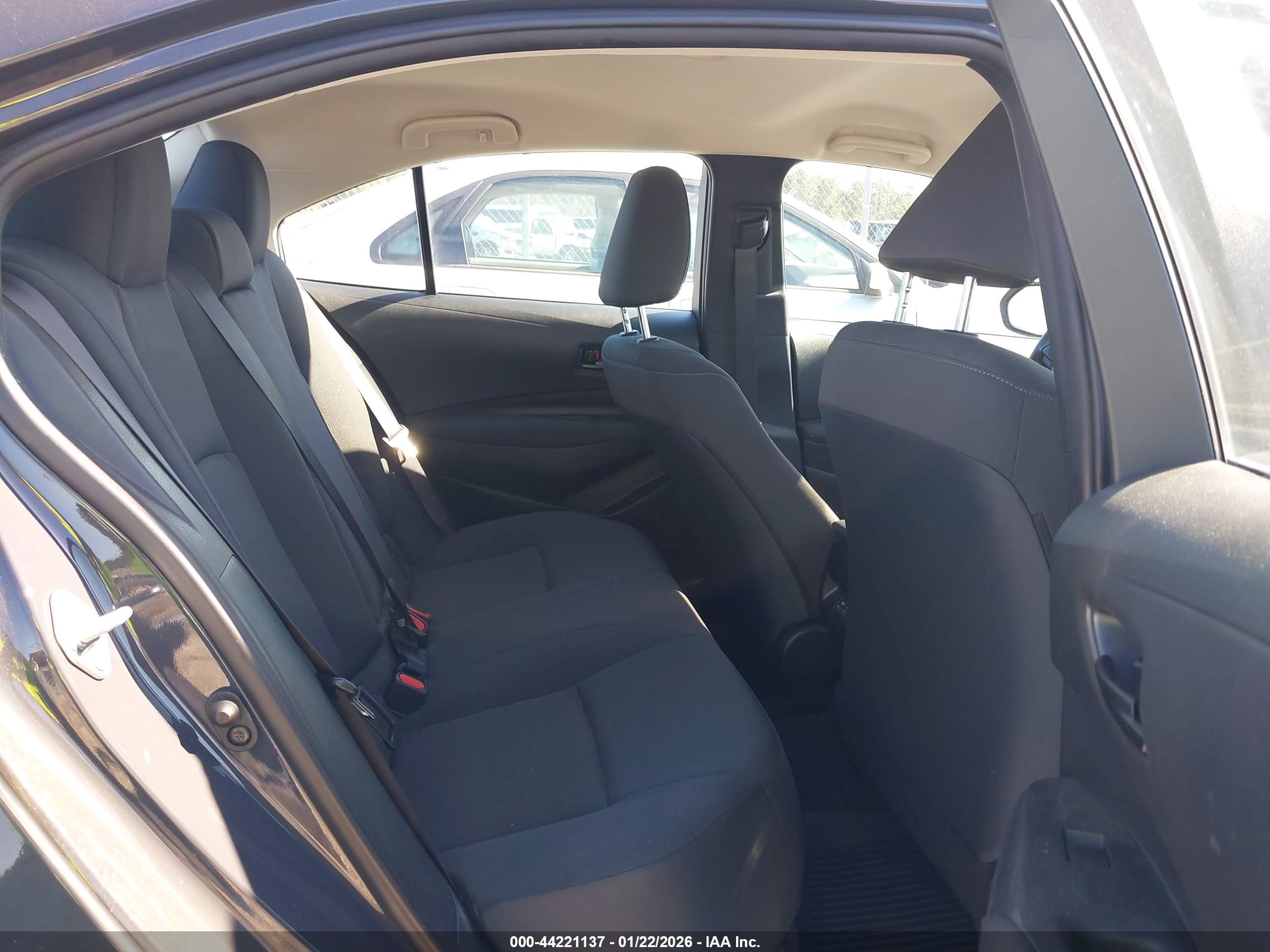 TOYOTA COROLLA image 8
