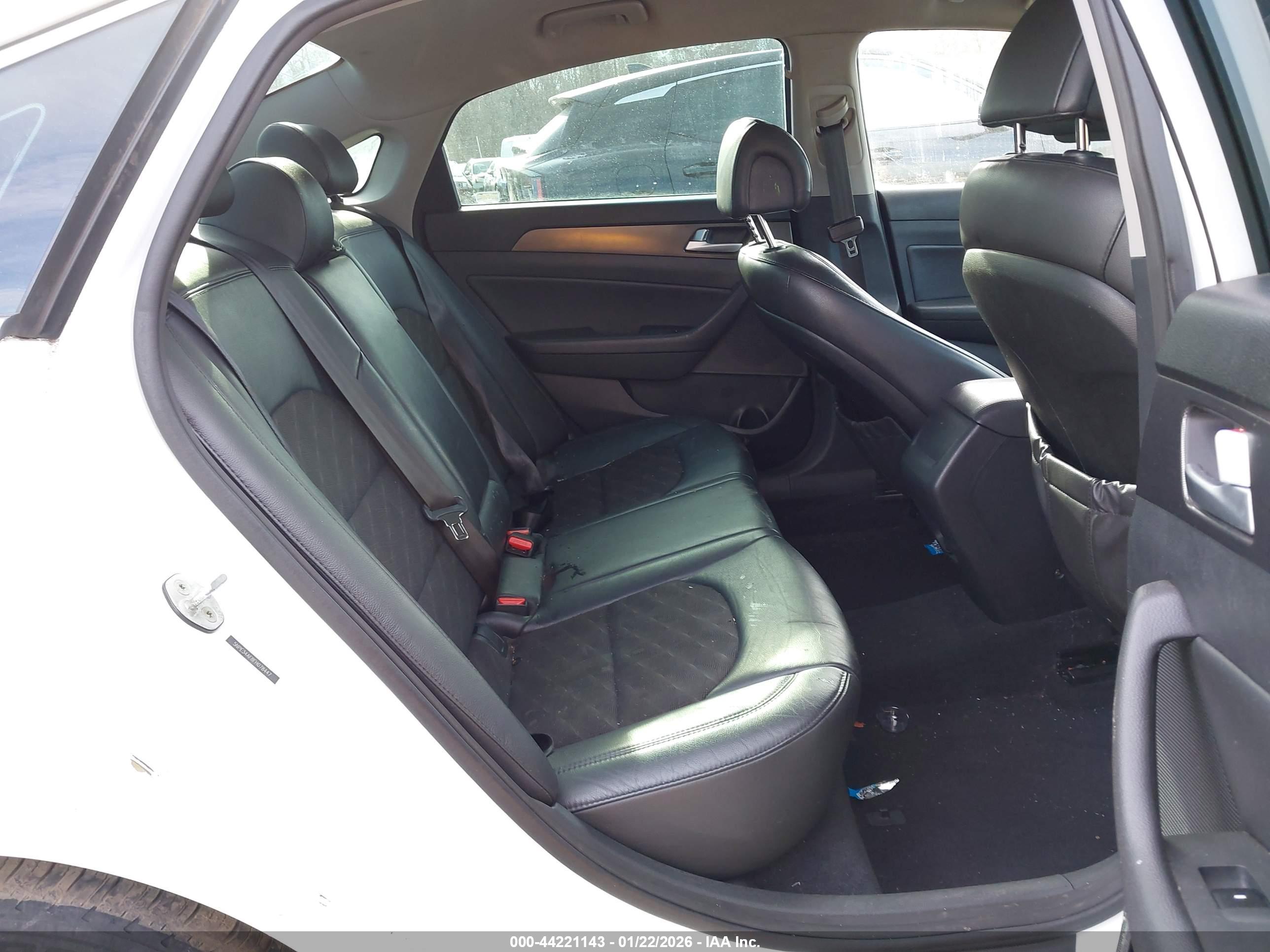 HYUNDAI SONATA image 8