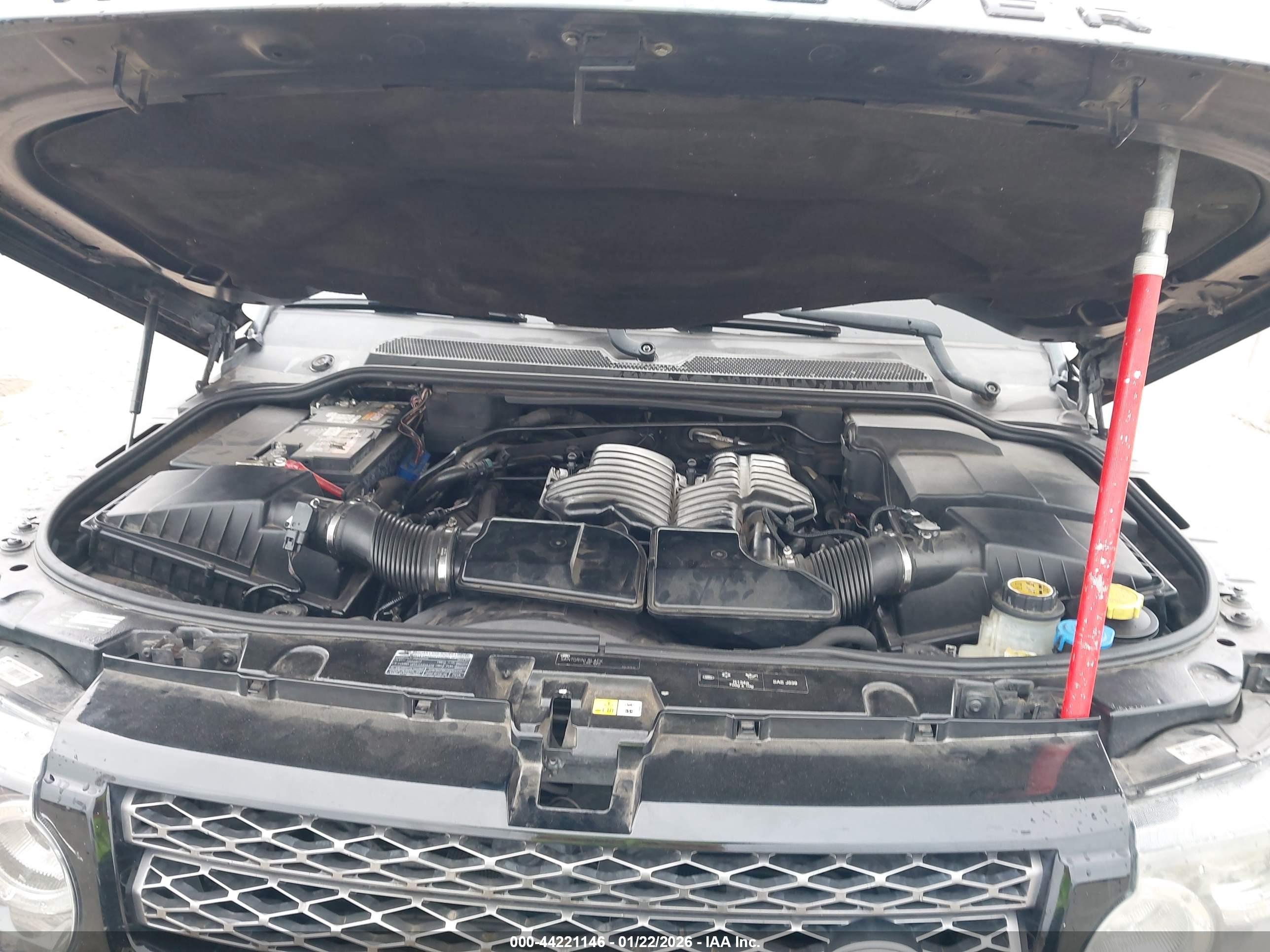 LAND ROVER image 10