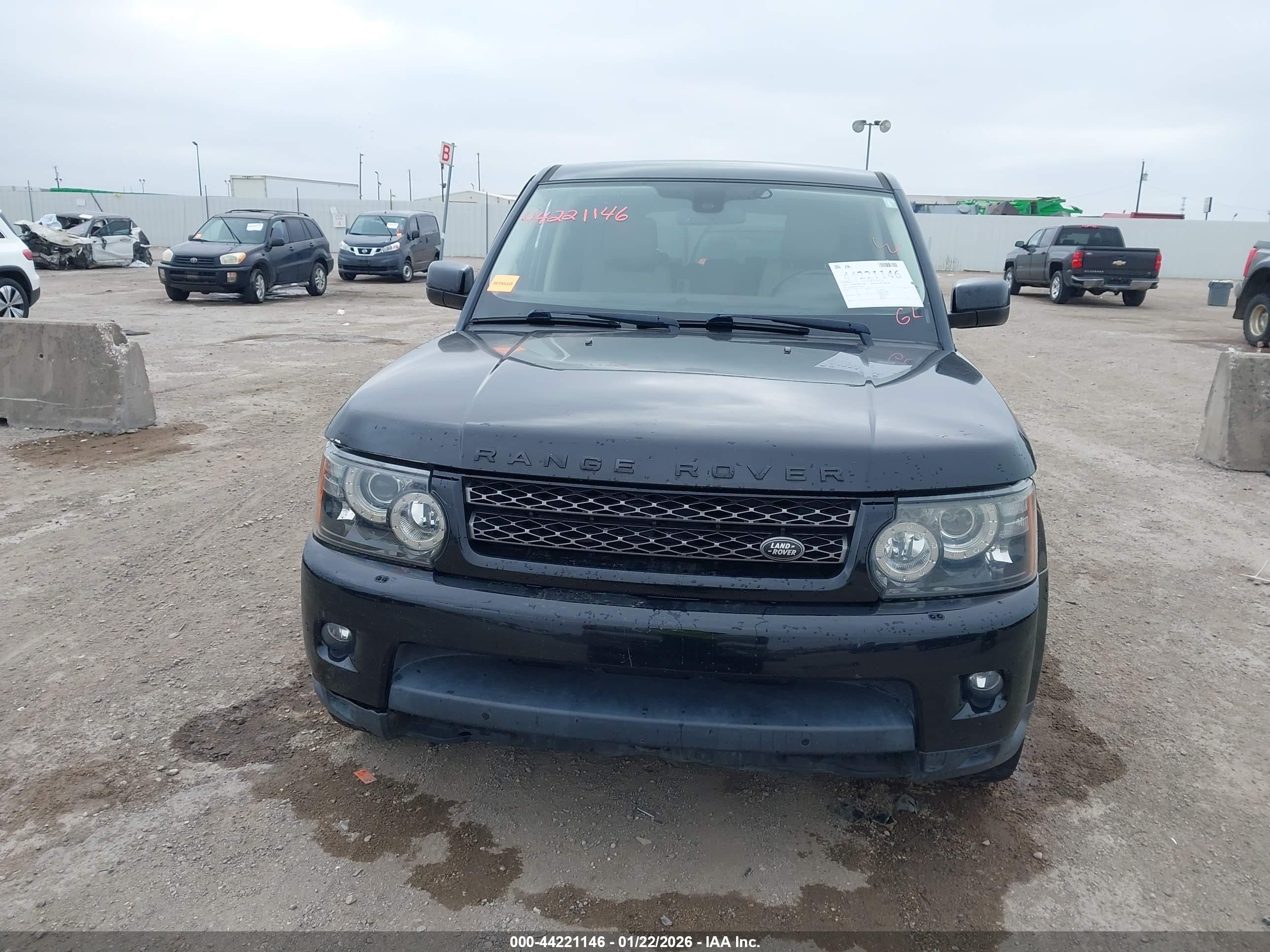 LAND ROVER image 6