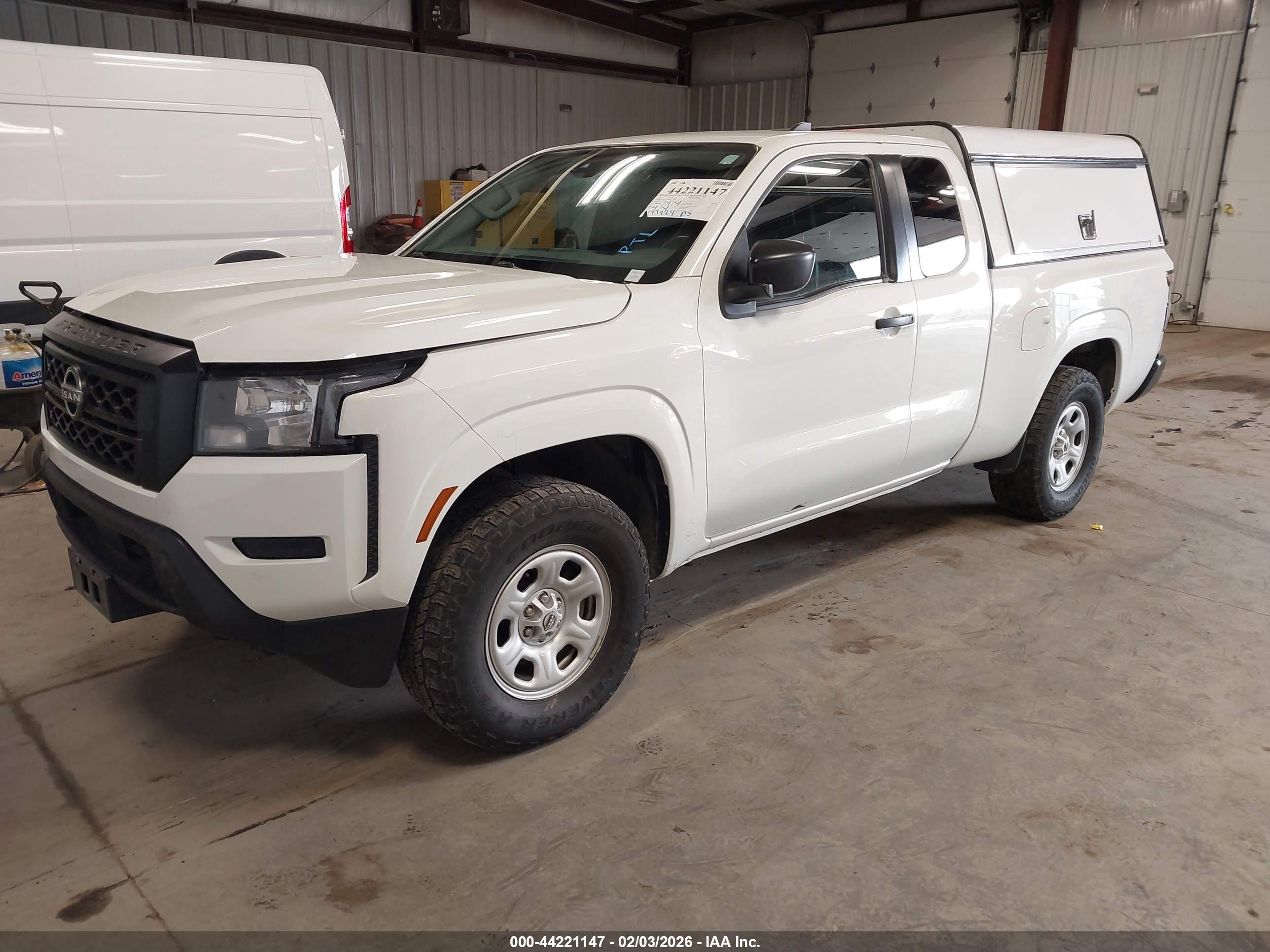 NISSAN FRONTIER image 2