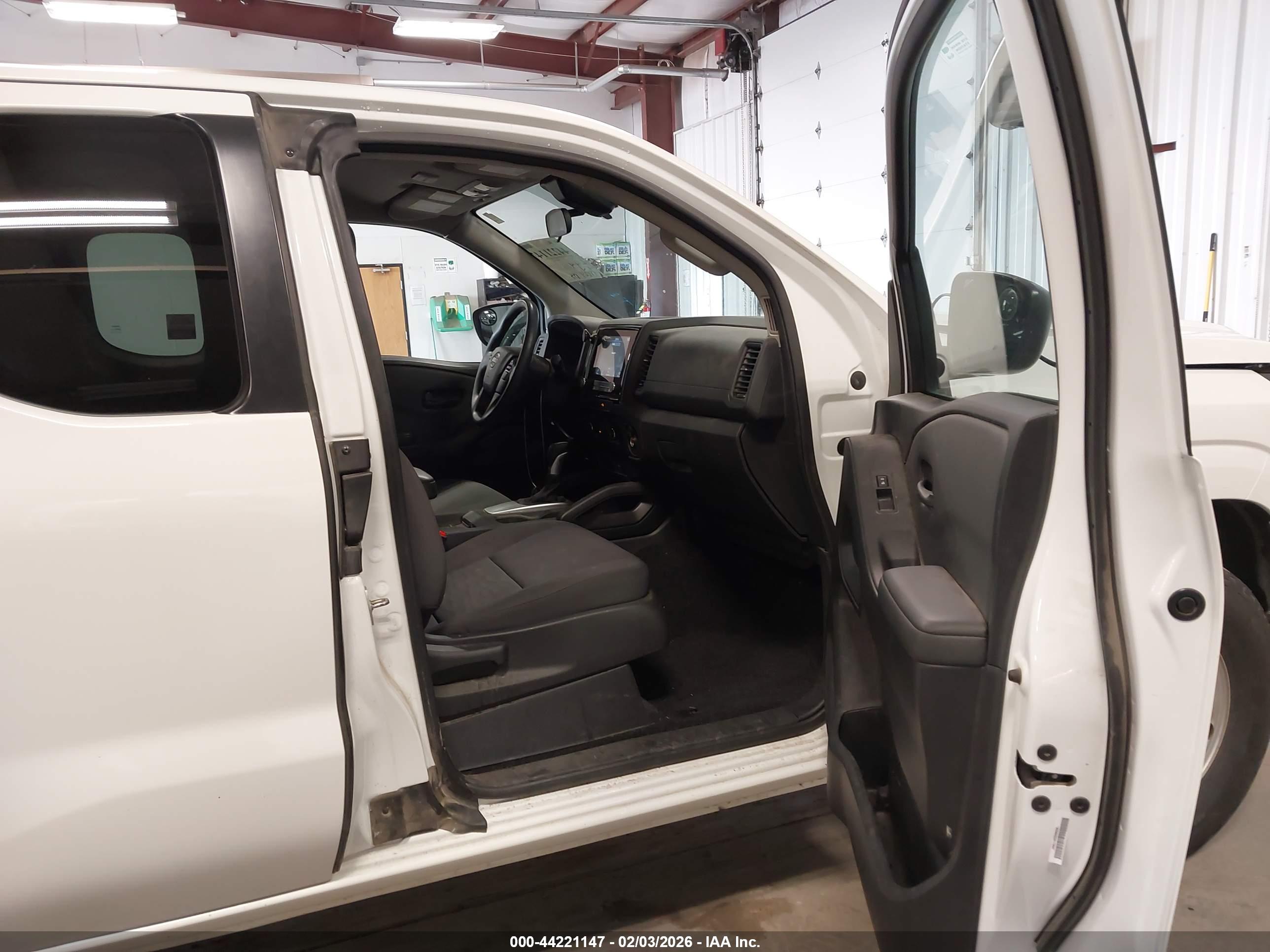 NISSAN FRONTIER image 5