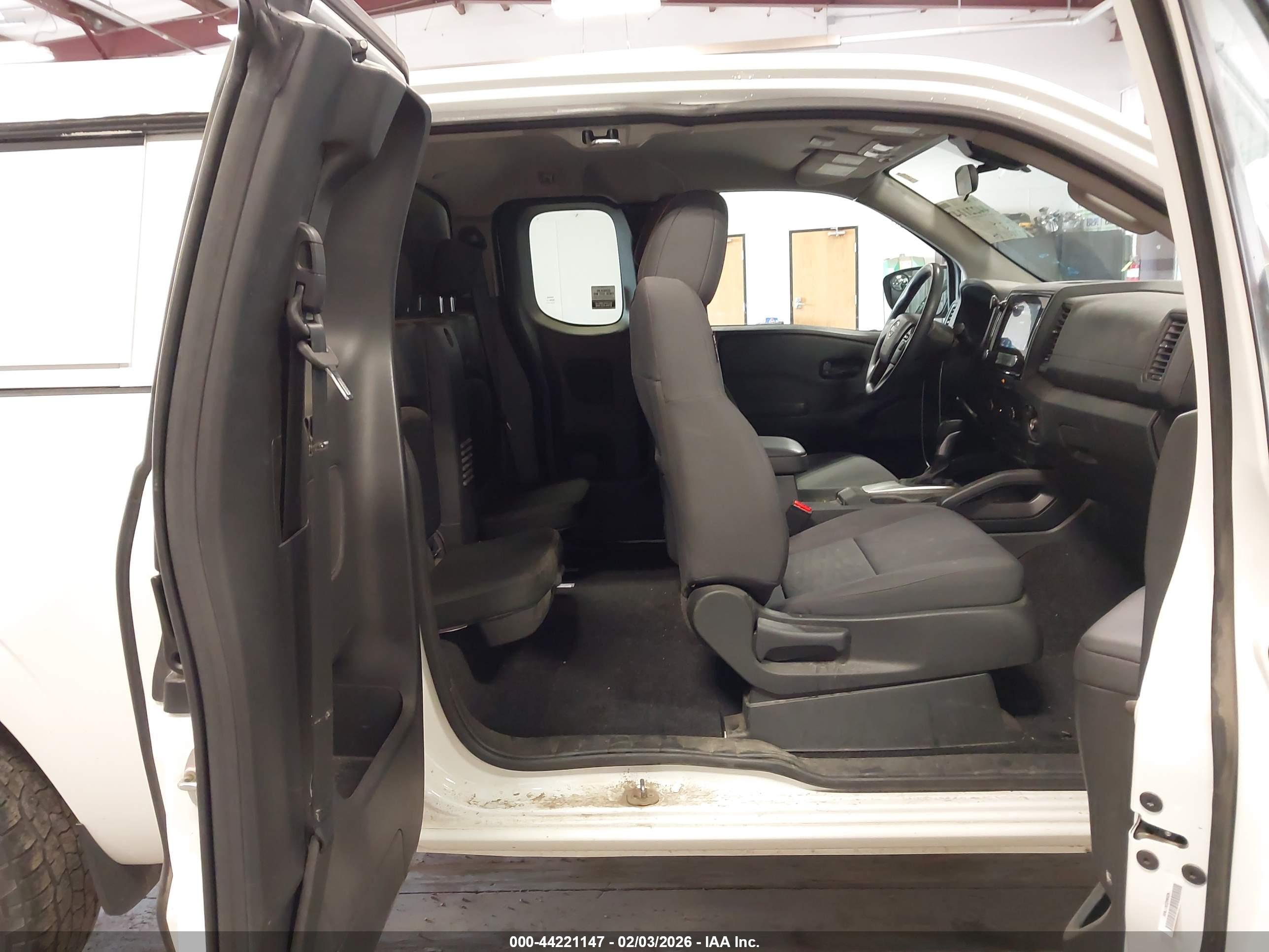 NISSAN FRONTIER image 8