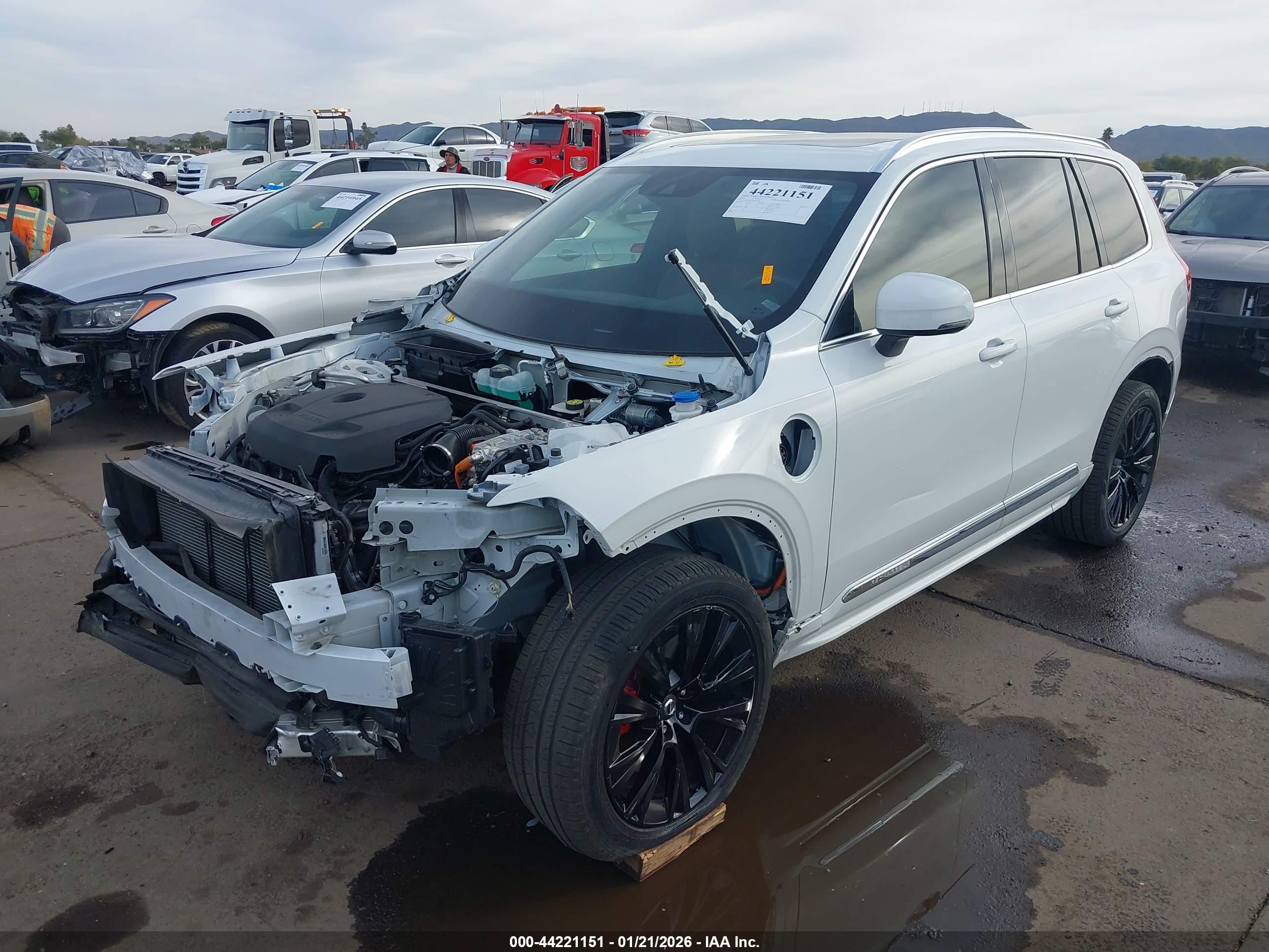 VOLVO XC90 image 2