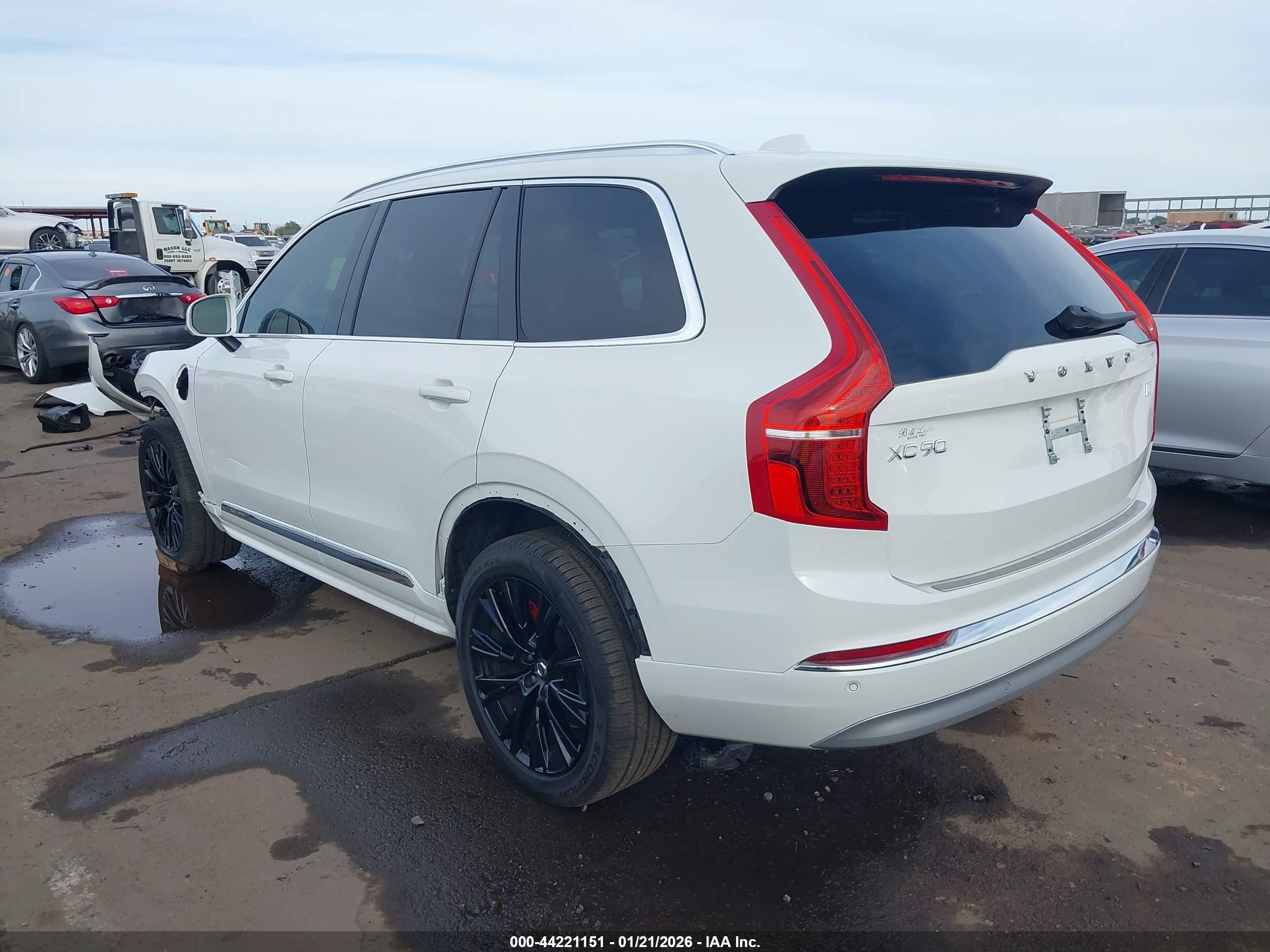 VOLVO XC90 image 3