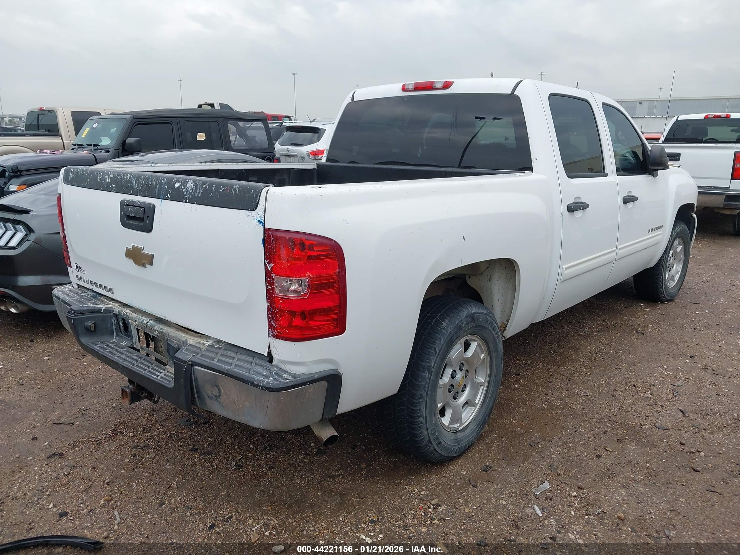 CHEVROLET SILVERADO image 4