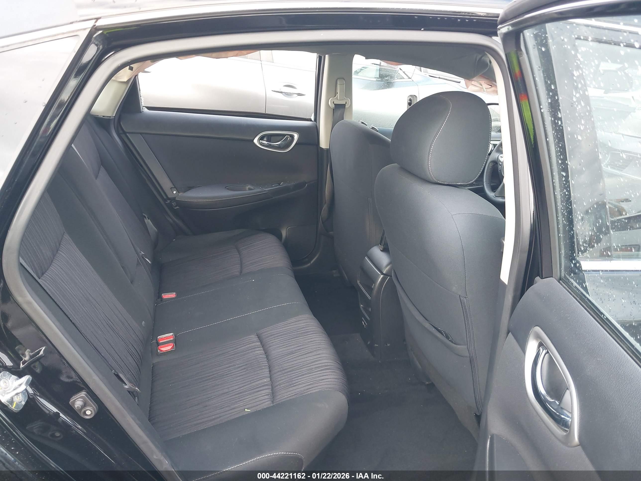 NISSAN SENTRA image 8