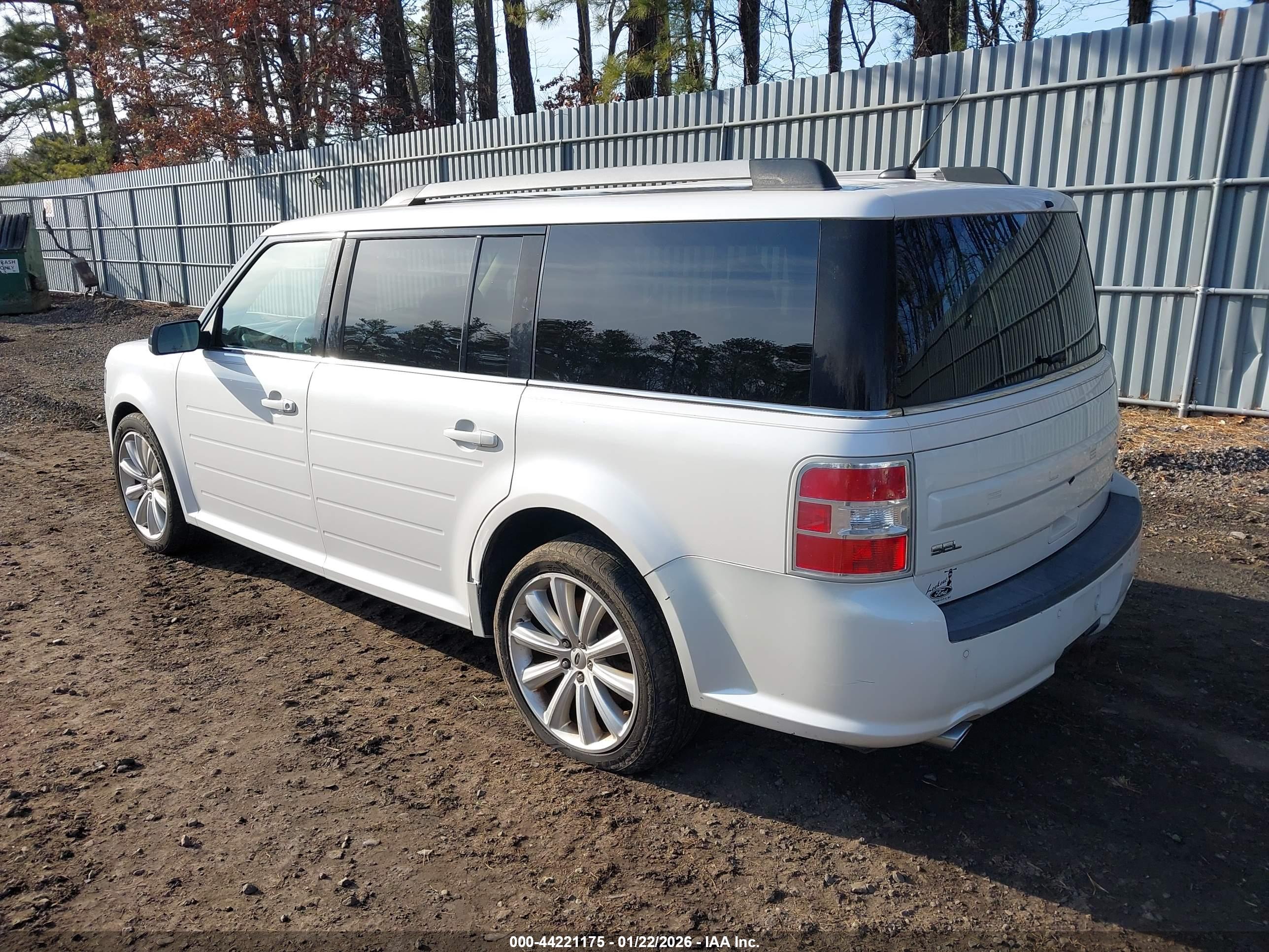 FORD FLEX image 3