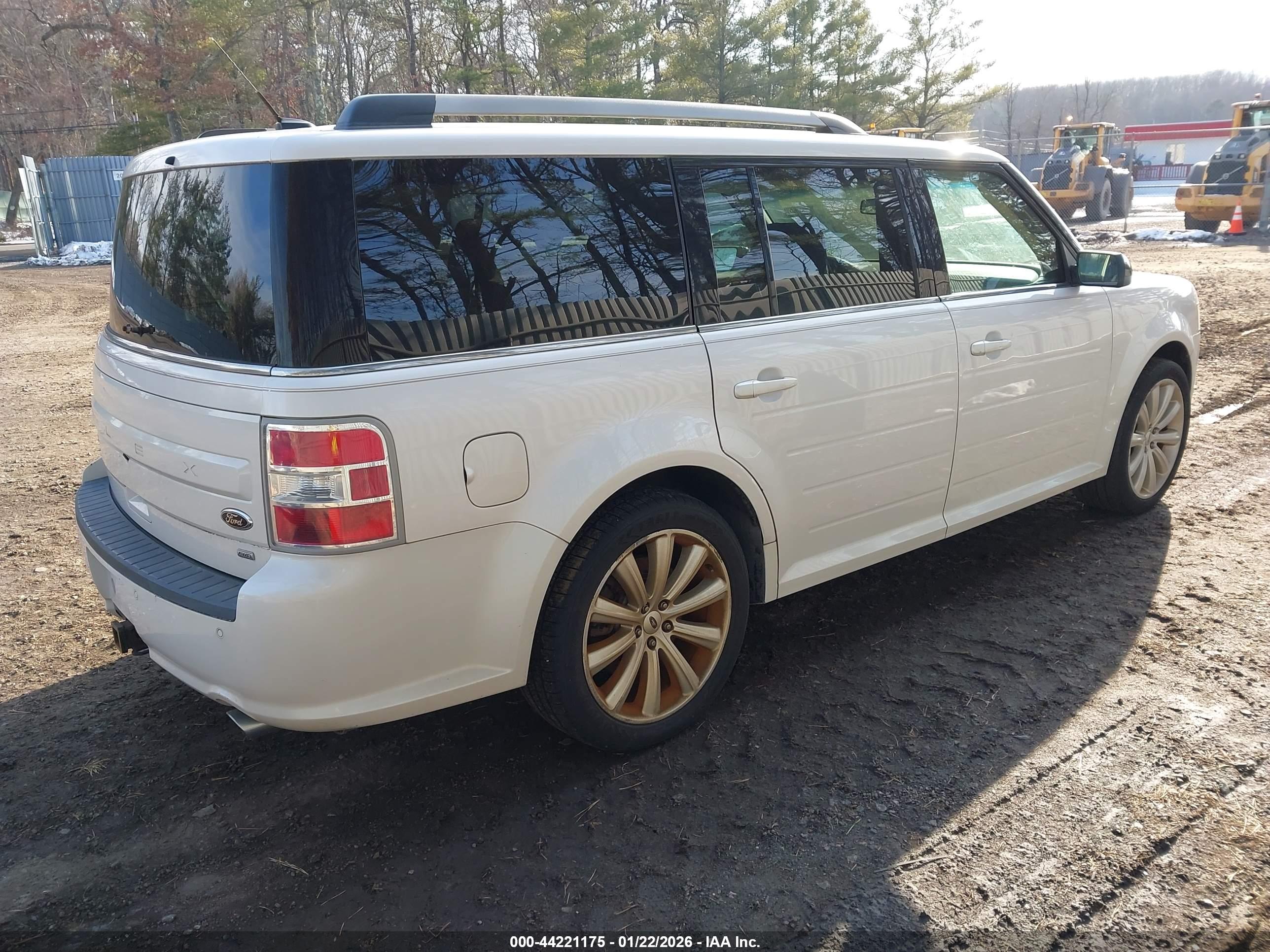 FORD FLEX image 4