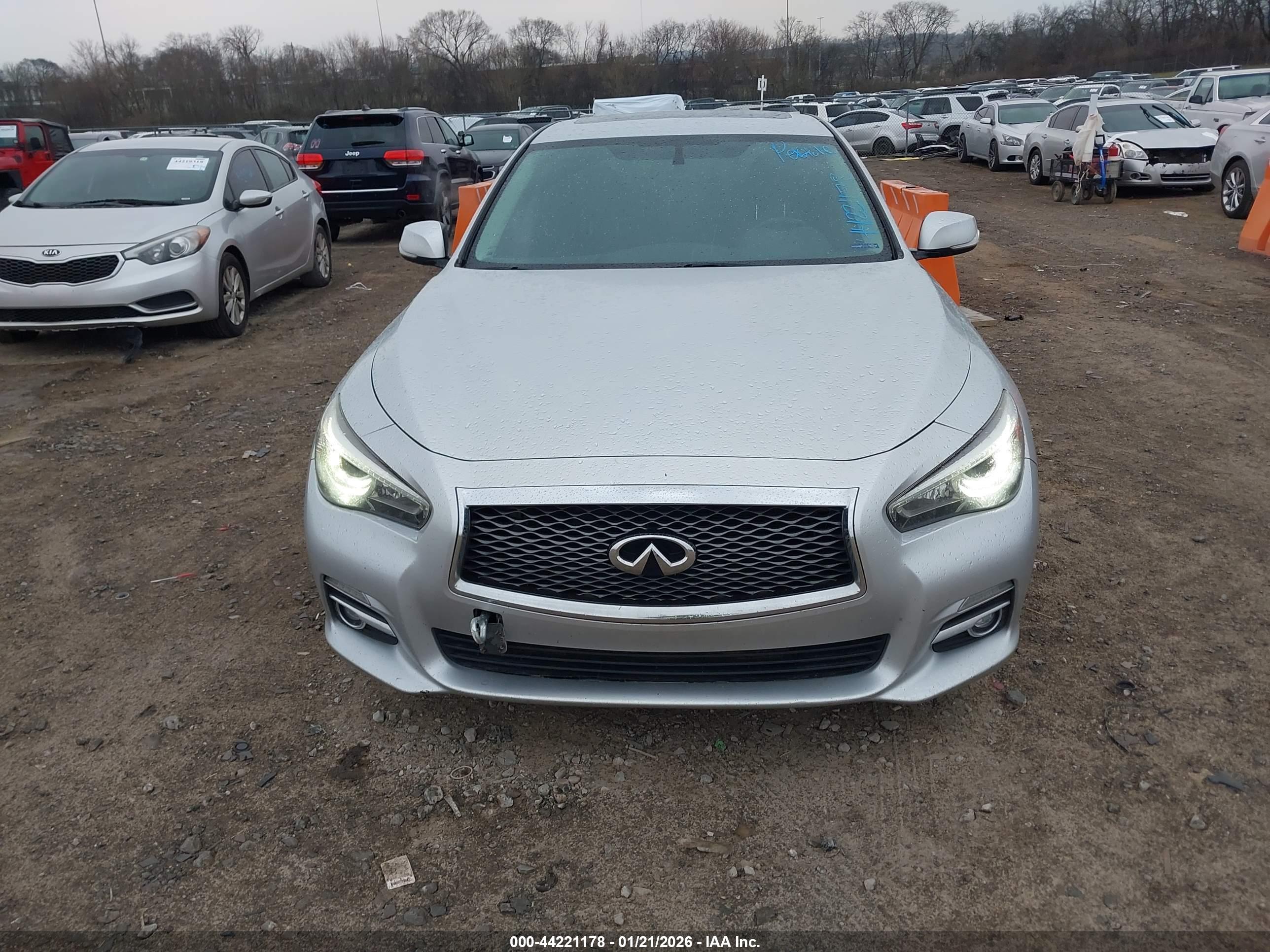 INFINITI Q50 image 6