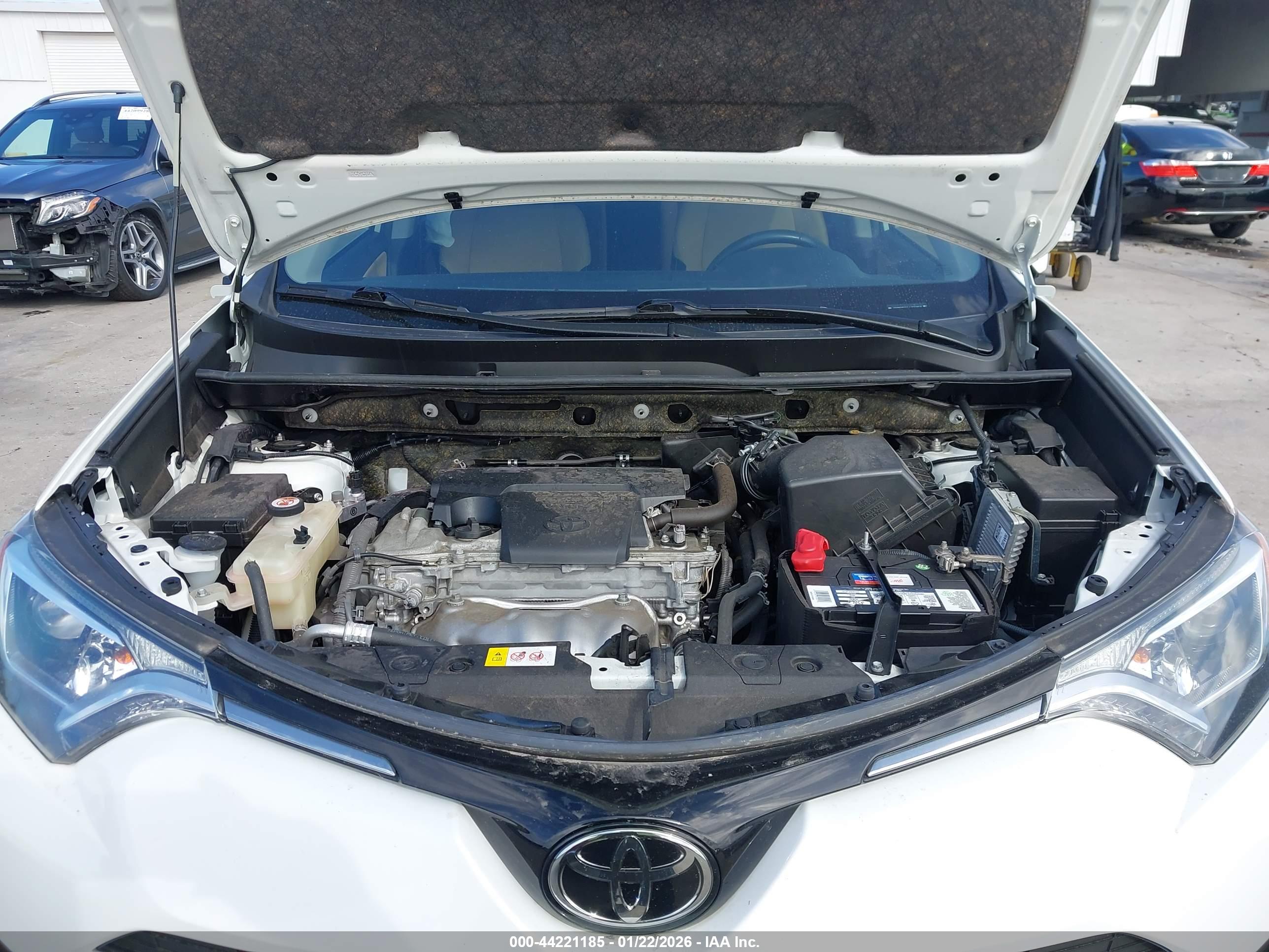 TOYOTA RAV4 image 10