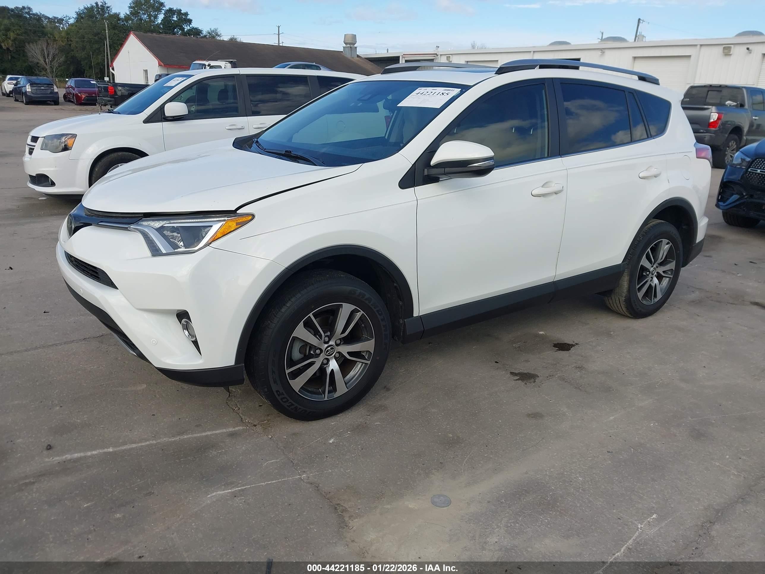 TOYOTA RAV4 image 2