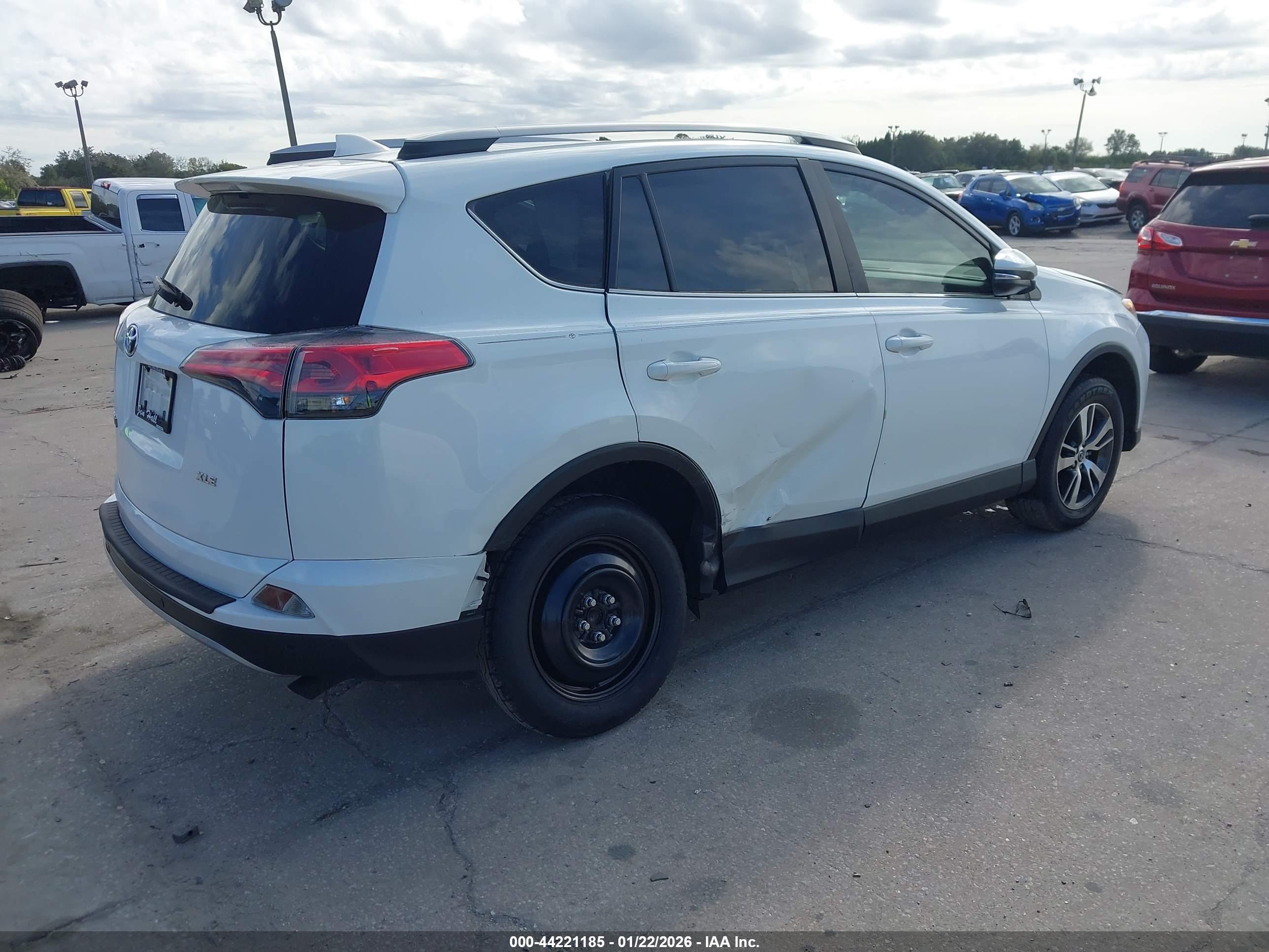 TOYOTA RAV4 image 4
