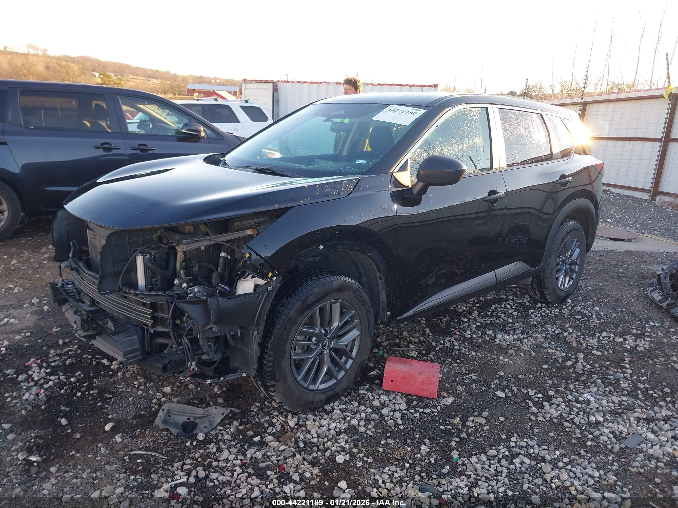 NISSAN ROGUE image 2