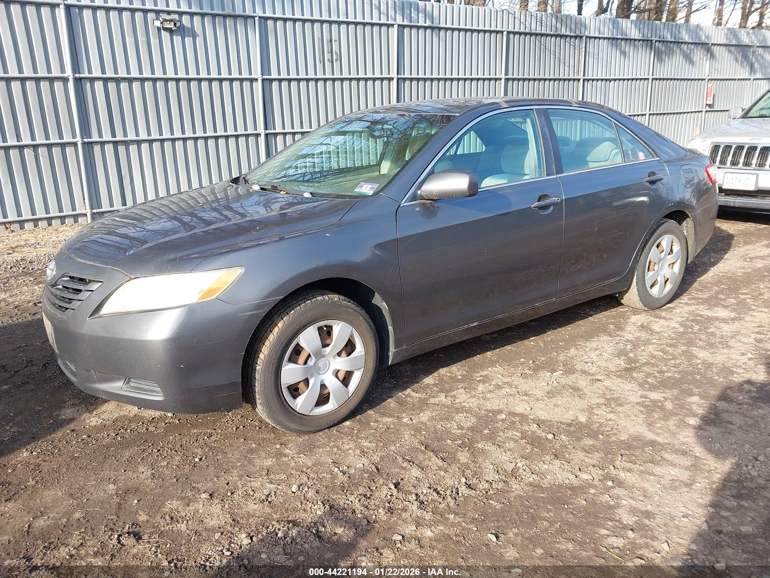 TOYOTA CAMRY image 2