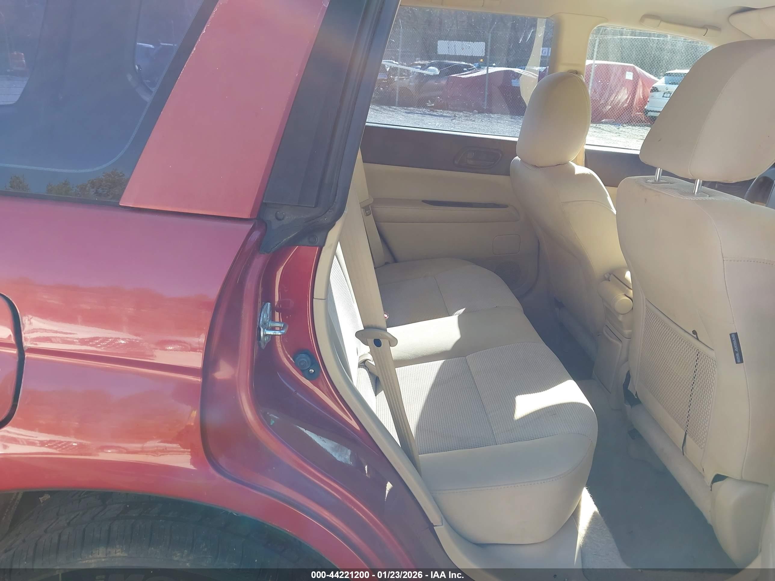 SUBARU FORESTER image 8