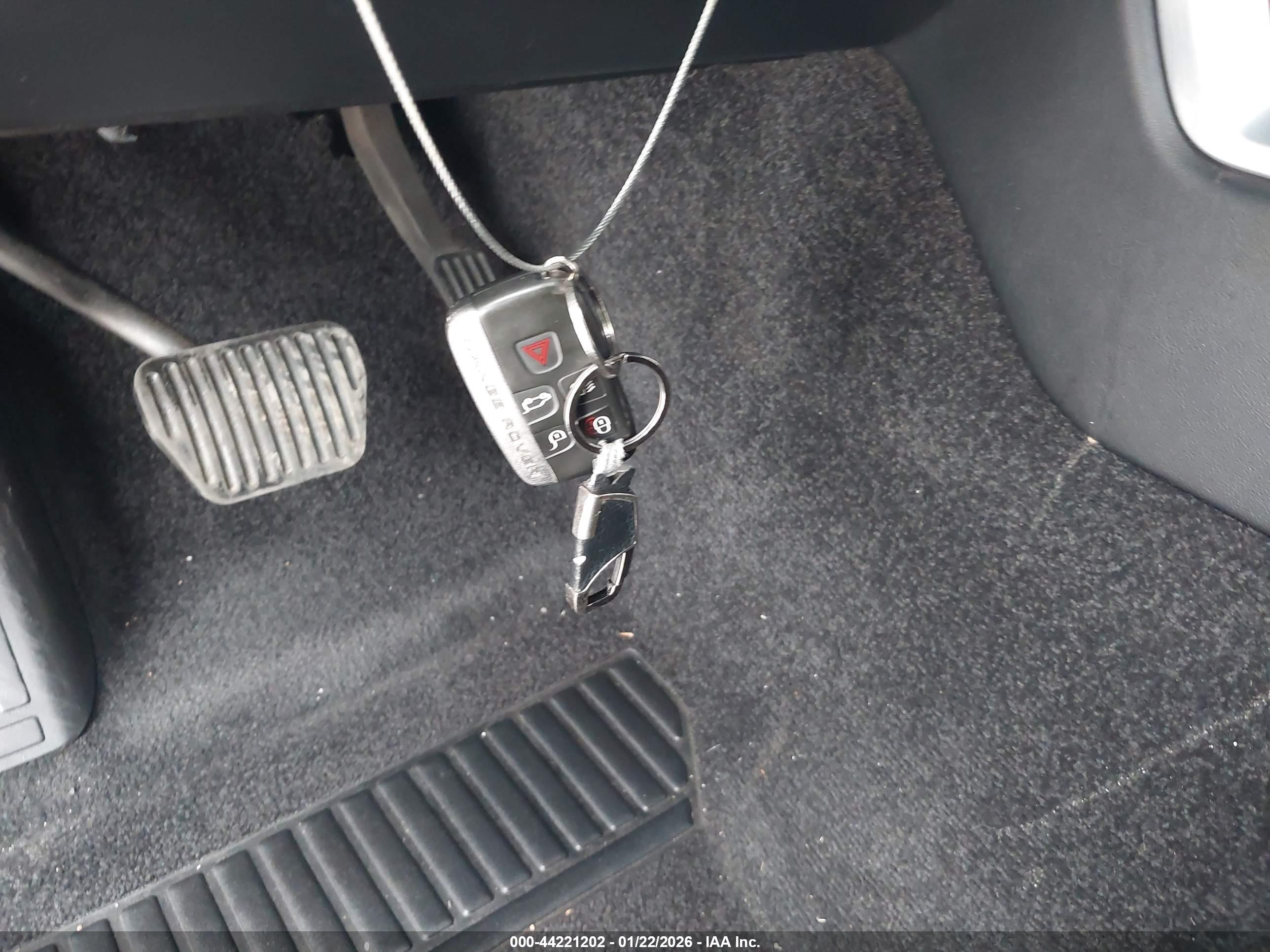 LAND ROVER image 11