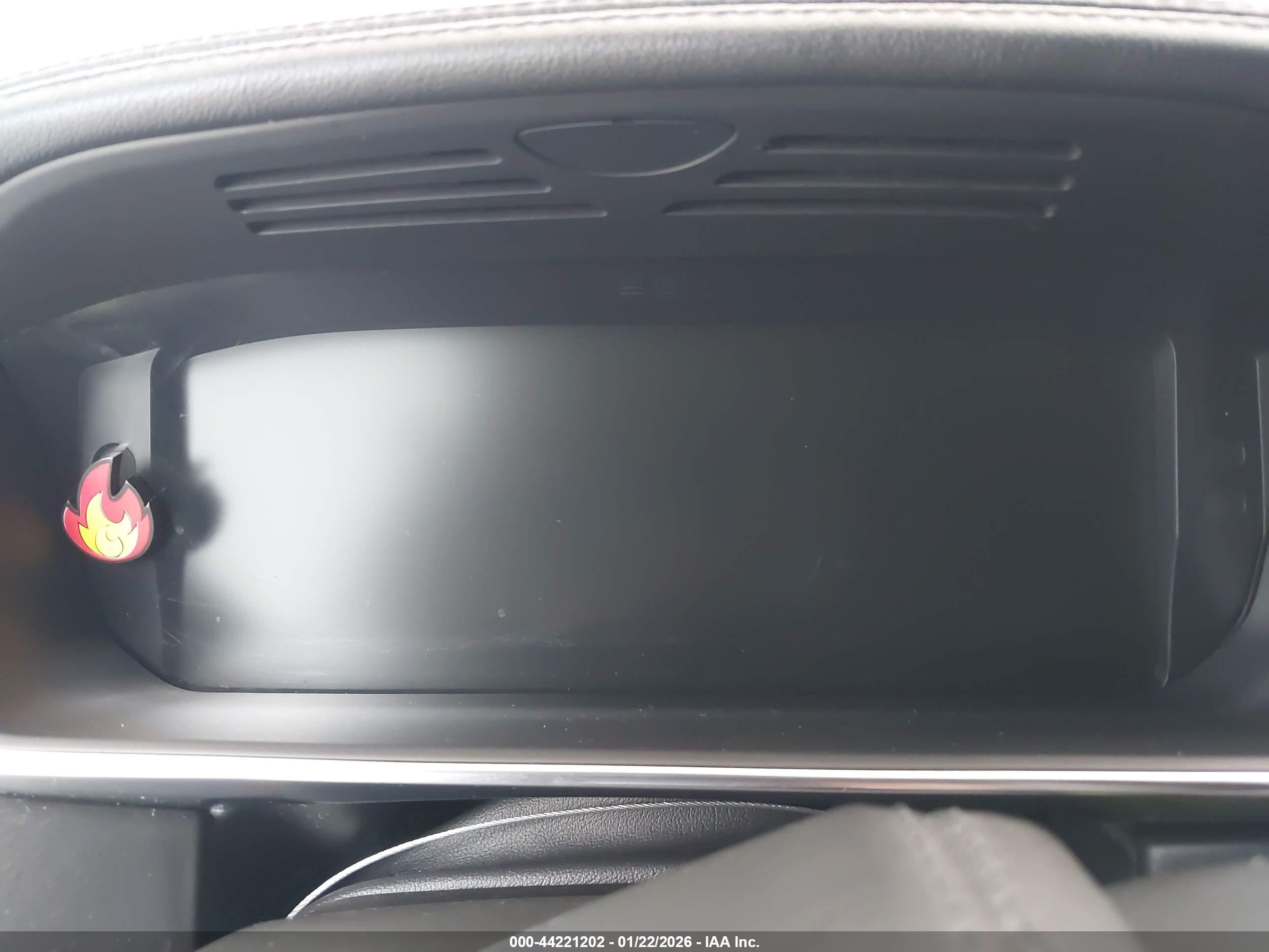 LAND ROVER image 7